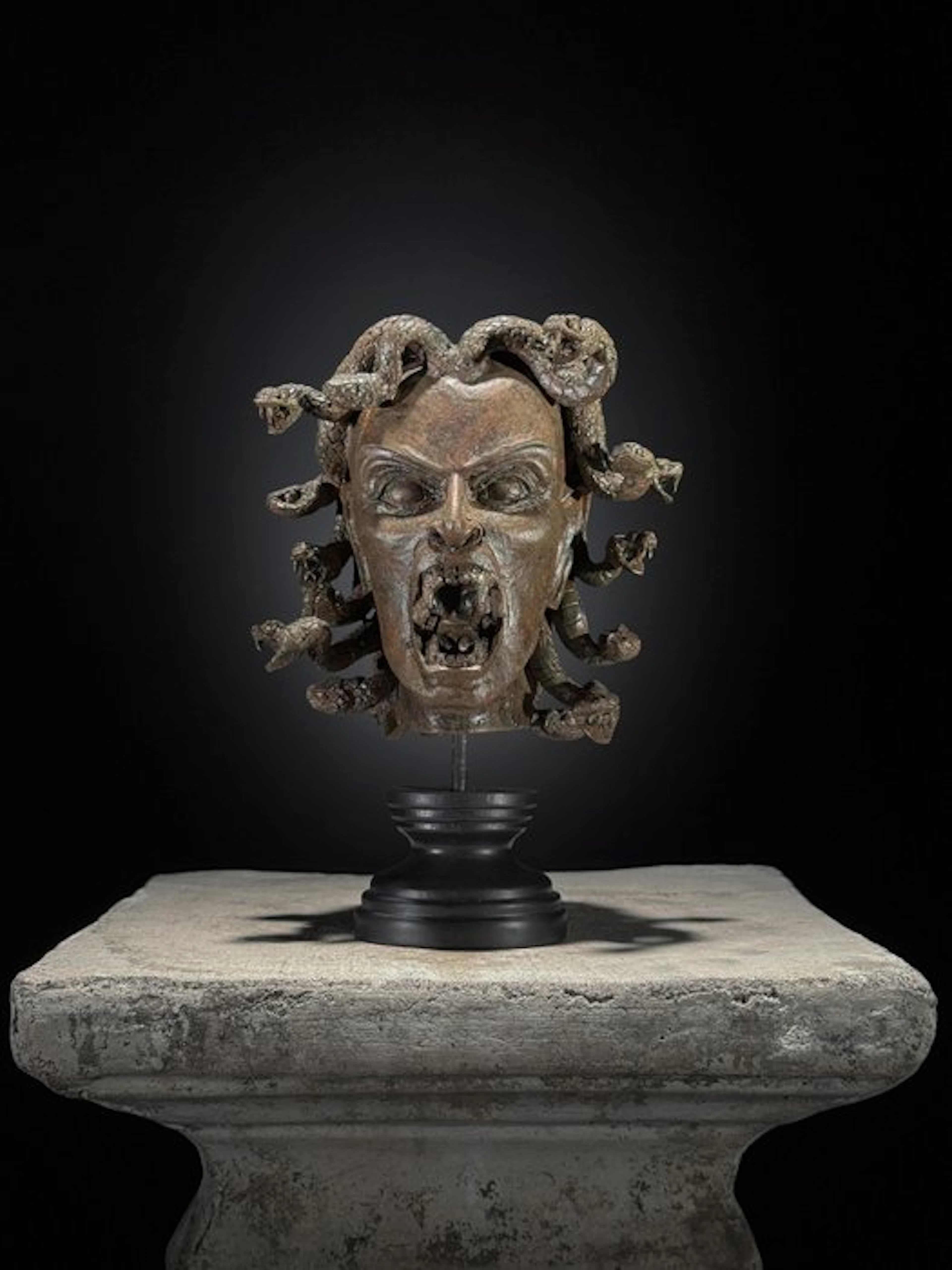Statue, NO RESERVE PRICE -Medusa Head Replica on custom...