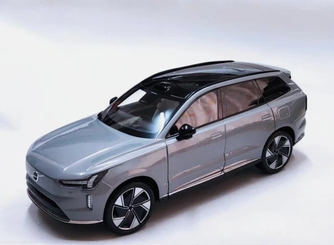 Volvo Dealer 1:18 - Model car - Volvo EX90 - 2026 - Grijs metallic