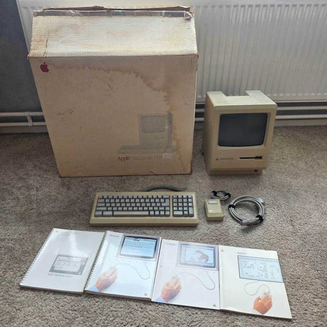 Apple Macintosh Plus ED (Educational) – with transition...