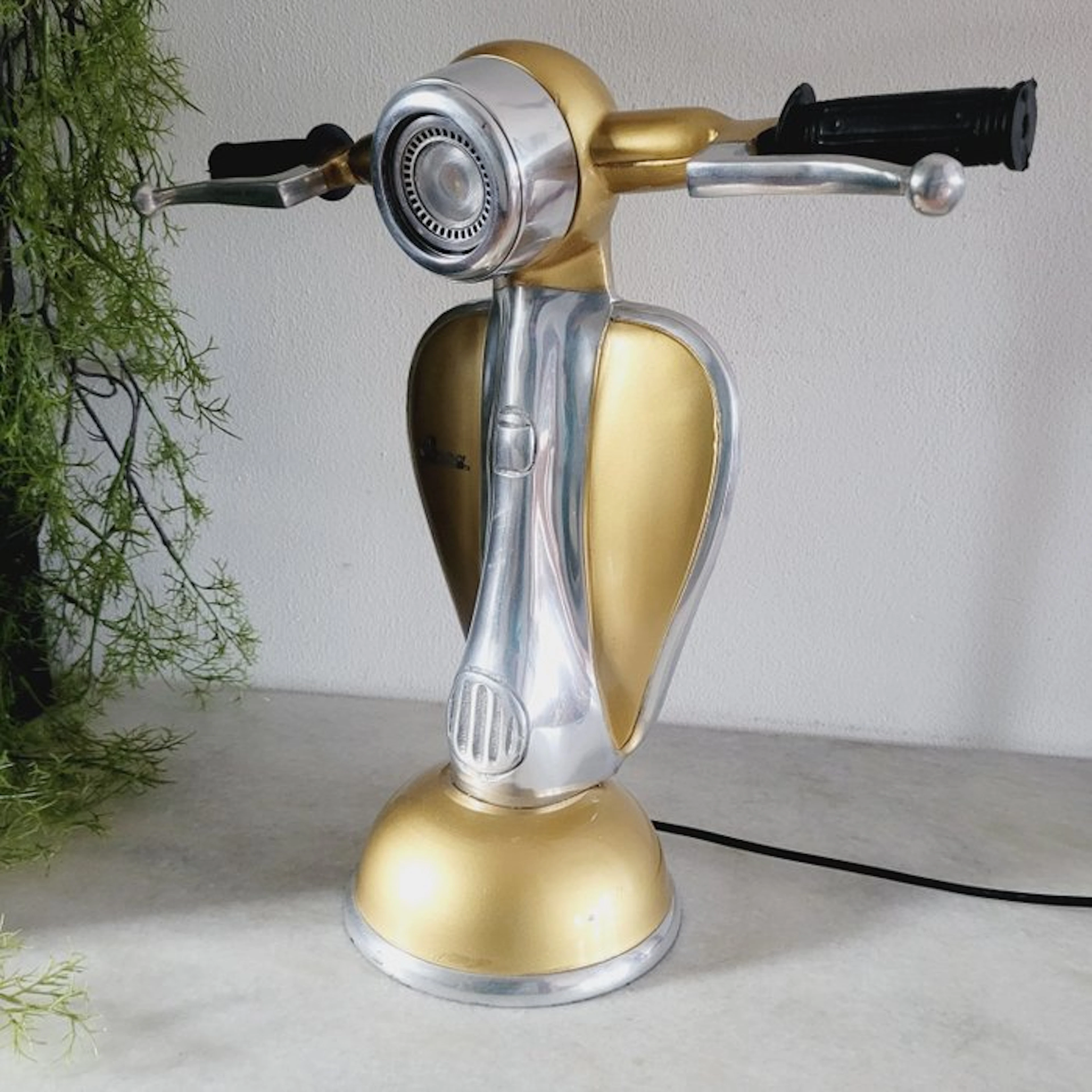 Large Version: Lamp, Vespa Dealer - Vespa Scooter - 1980