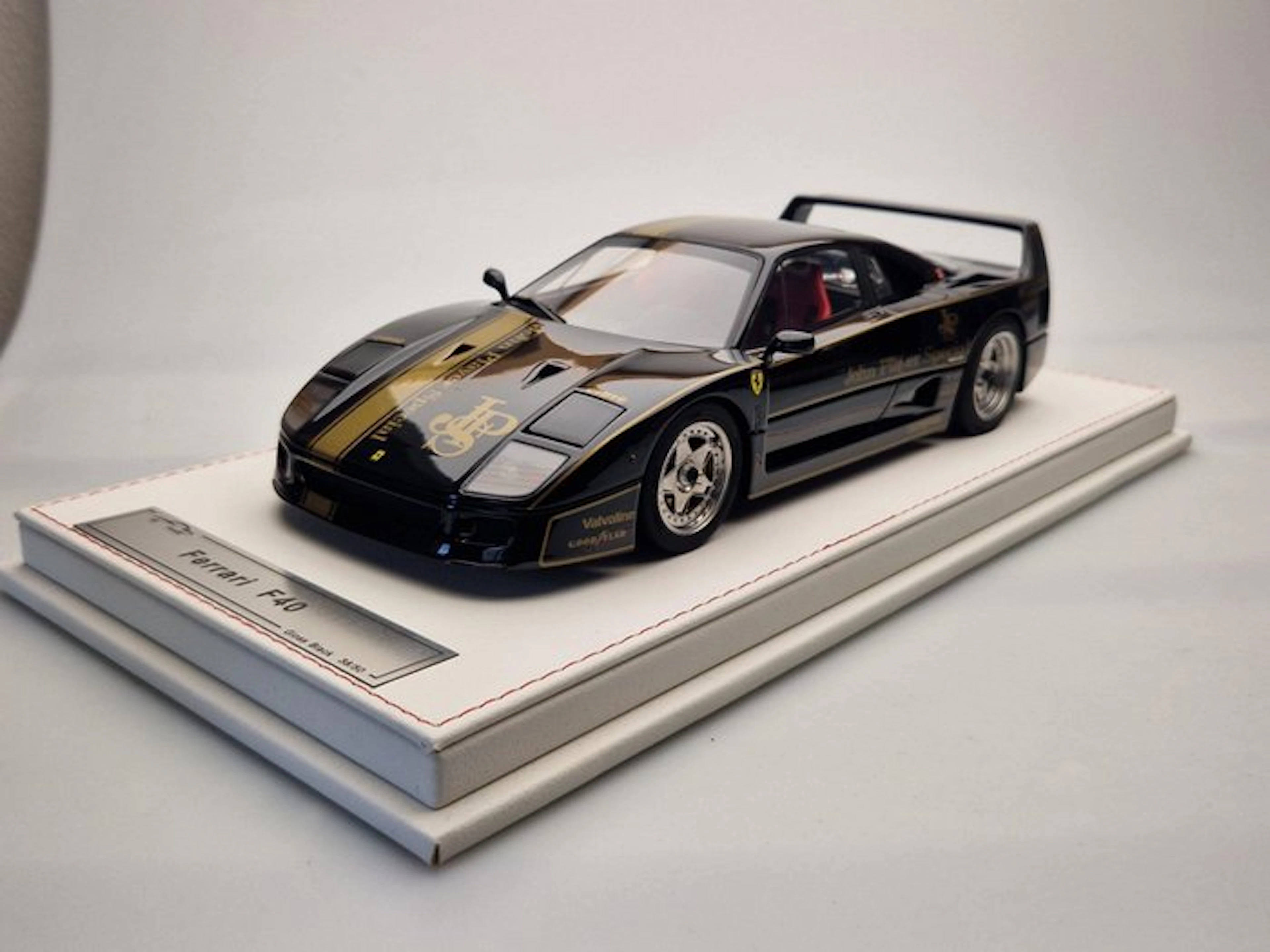 GL Model 1:18 - Model car - Ferrari F40 - 1987 - JPS...
