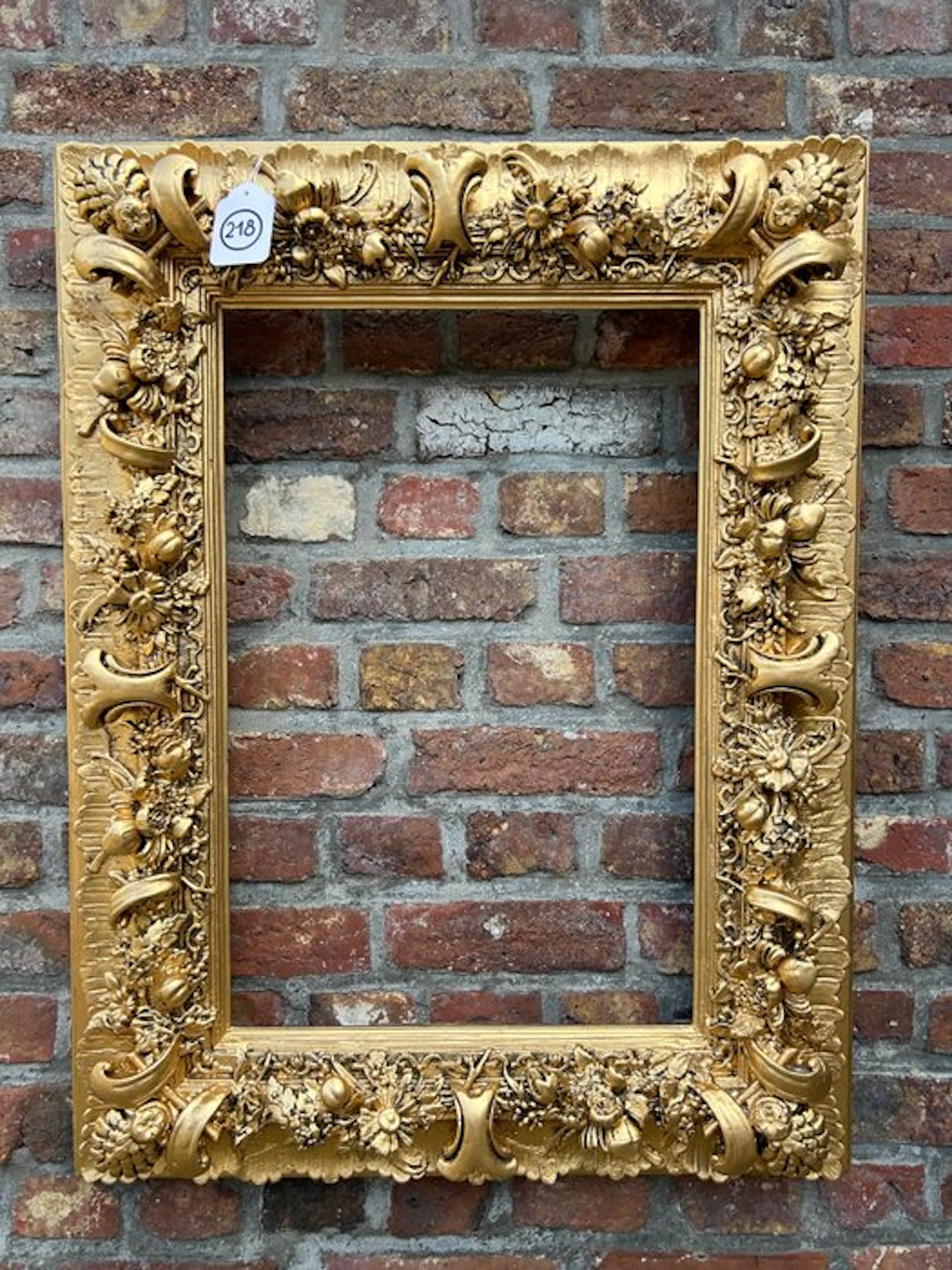 Frame - 218. Exceptional museum frame. Year 1880. For painting 63x43 cm