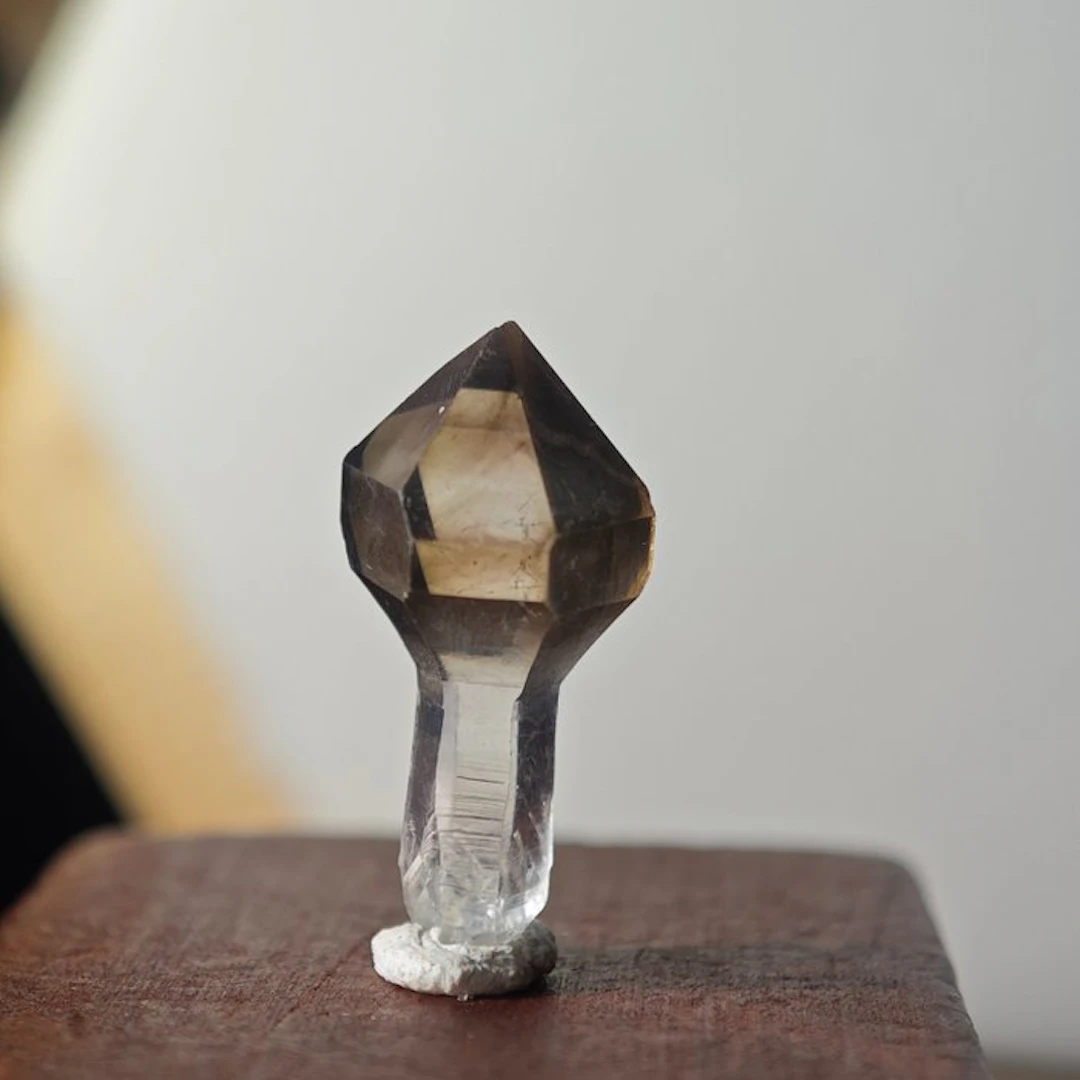 5.75 ct rare smoky quartz scepter !- 1.15 g