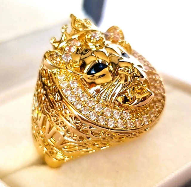 Dame - Nobility - Sacred Rule - The Crowned Lion...