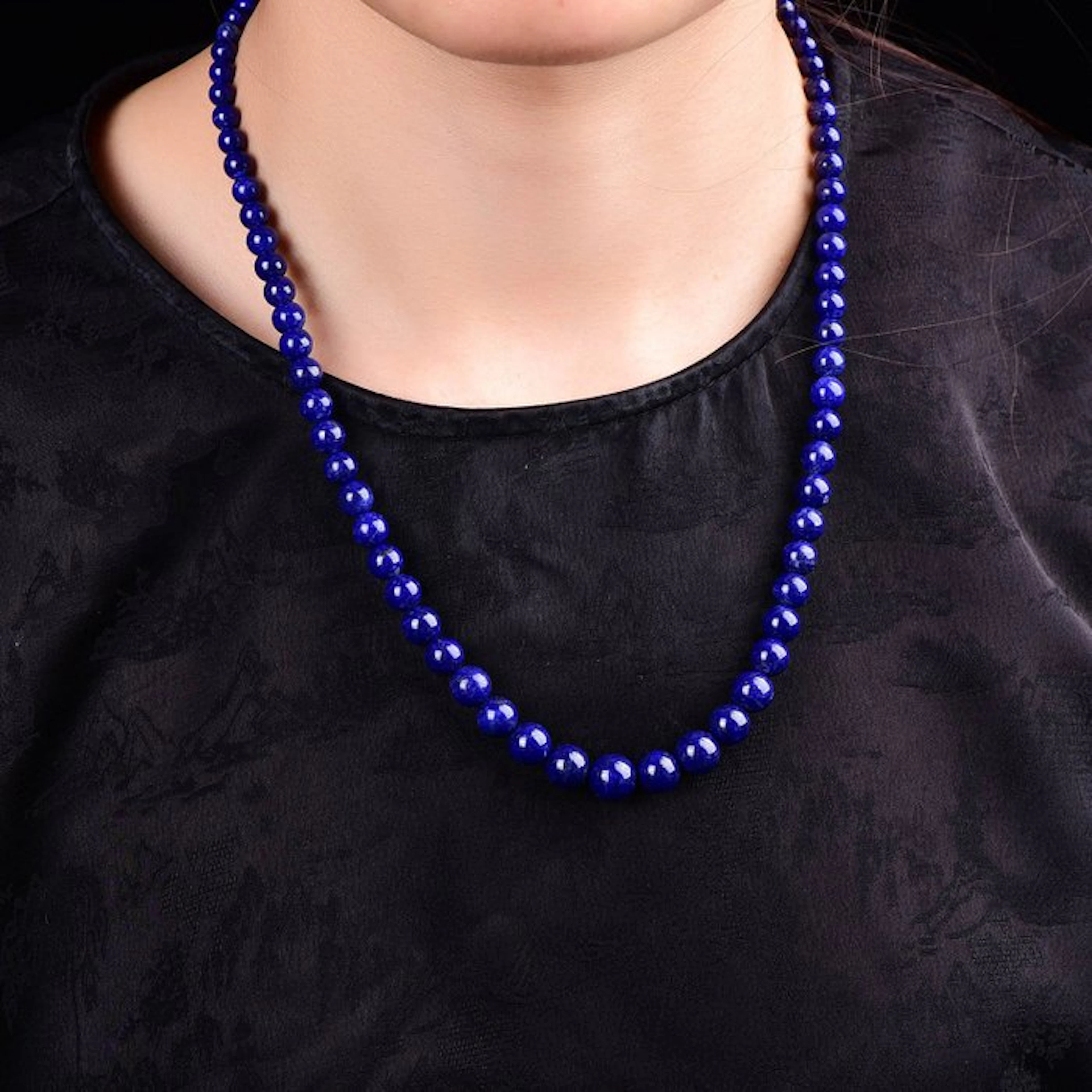 No Reserve - Large and Exclusive Natural Lapis Lazuli...