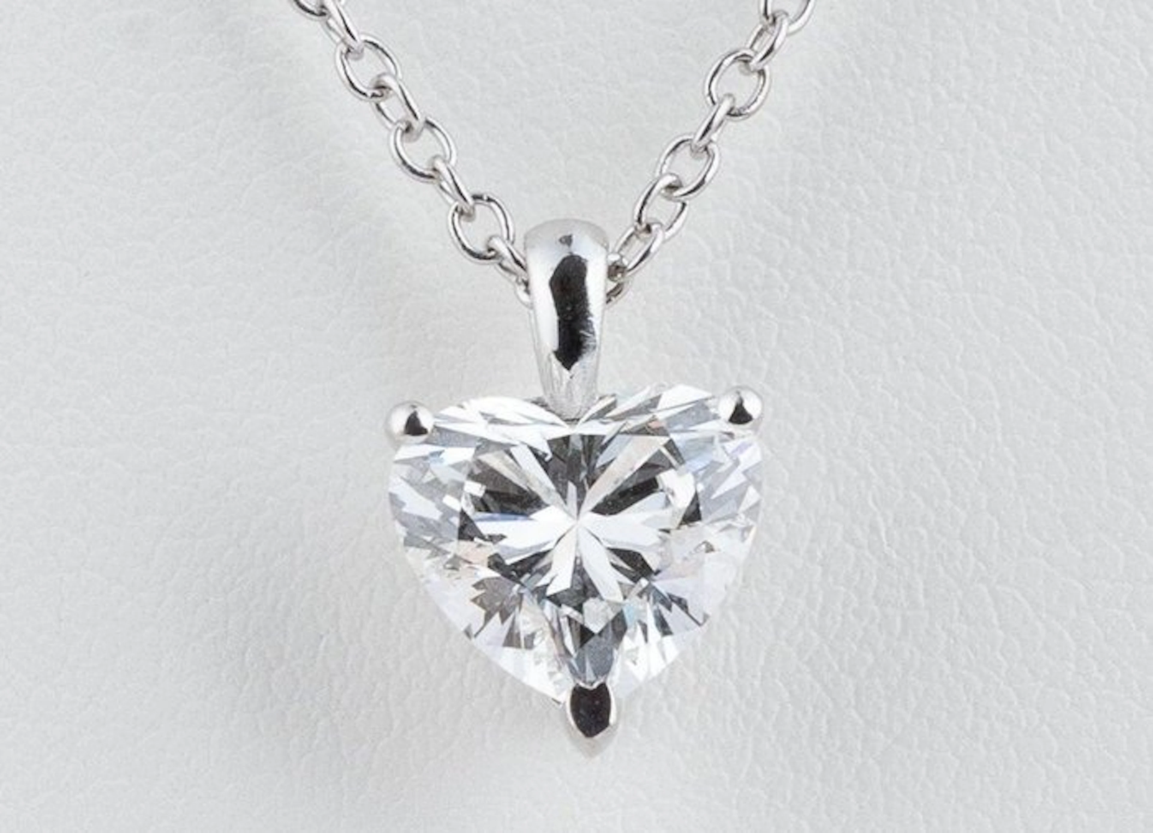 Chain - 14 kt. White gold - 5.00ct. tw. Diamond (Lab-grown) - Heart F-VVS2