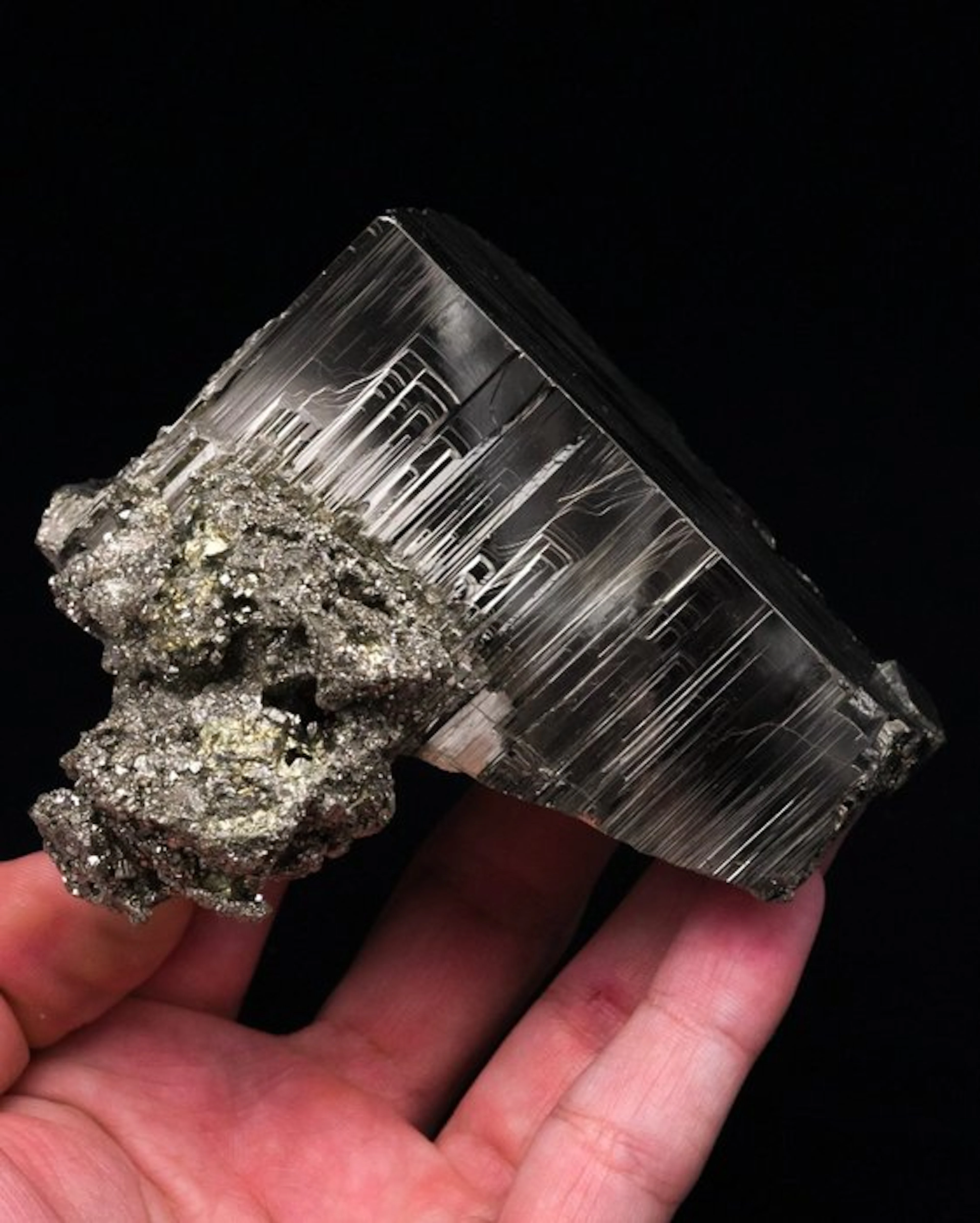 (PERUVIAN CLASSIC) AESTHETIC PYRITE Cube - Height: 7.7 cm...