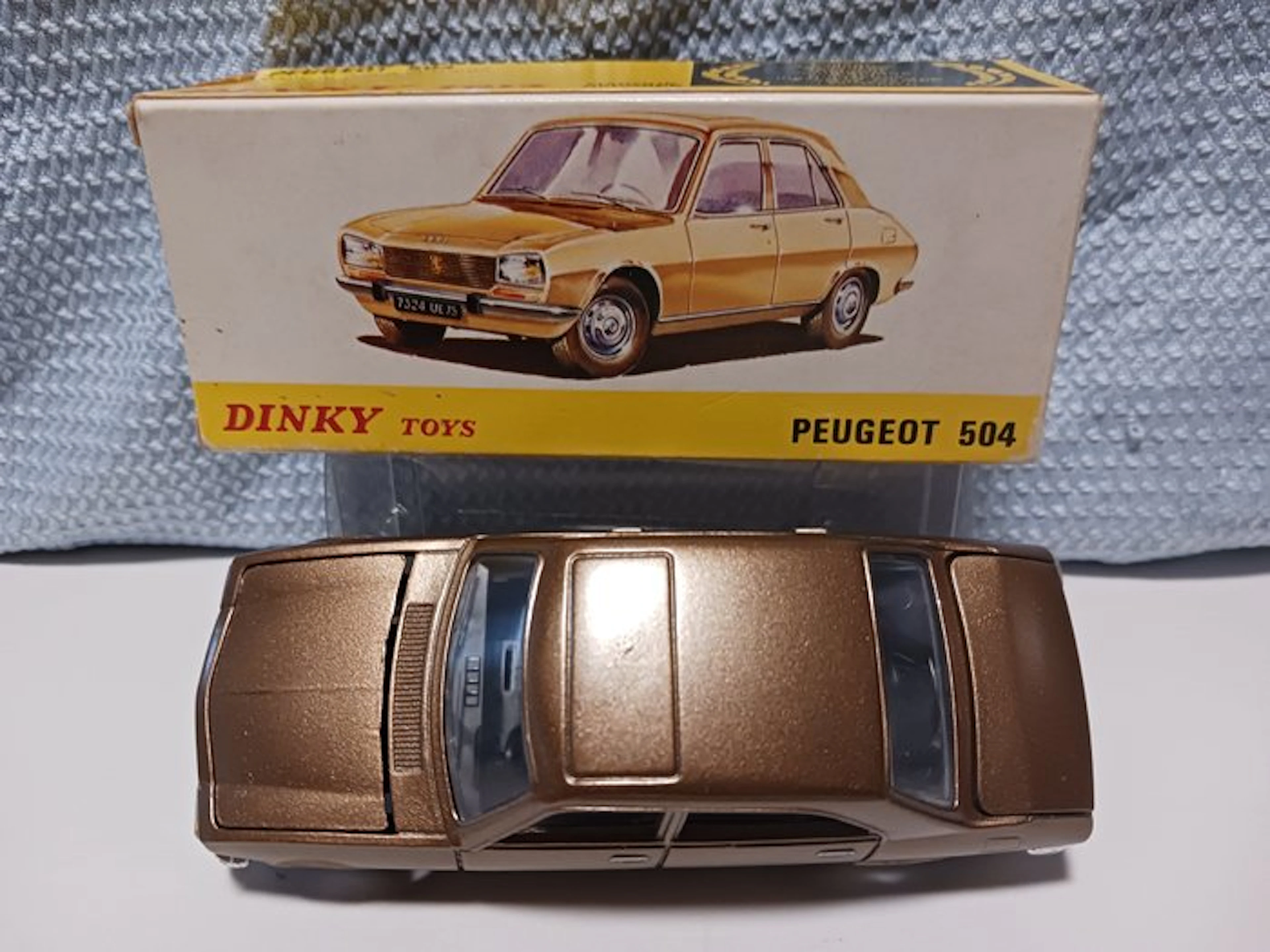 Dinky Toys 1:43 - Model car - Peugeot 504