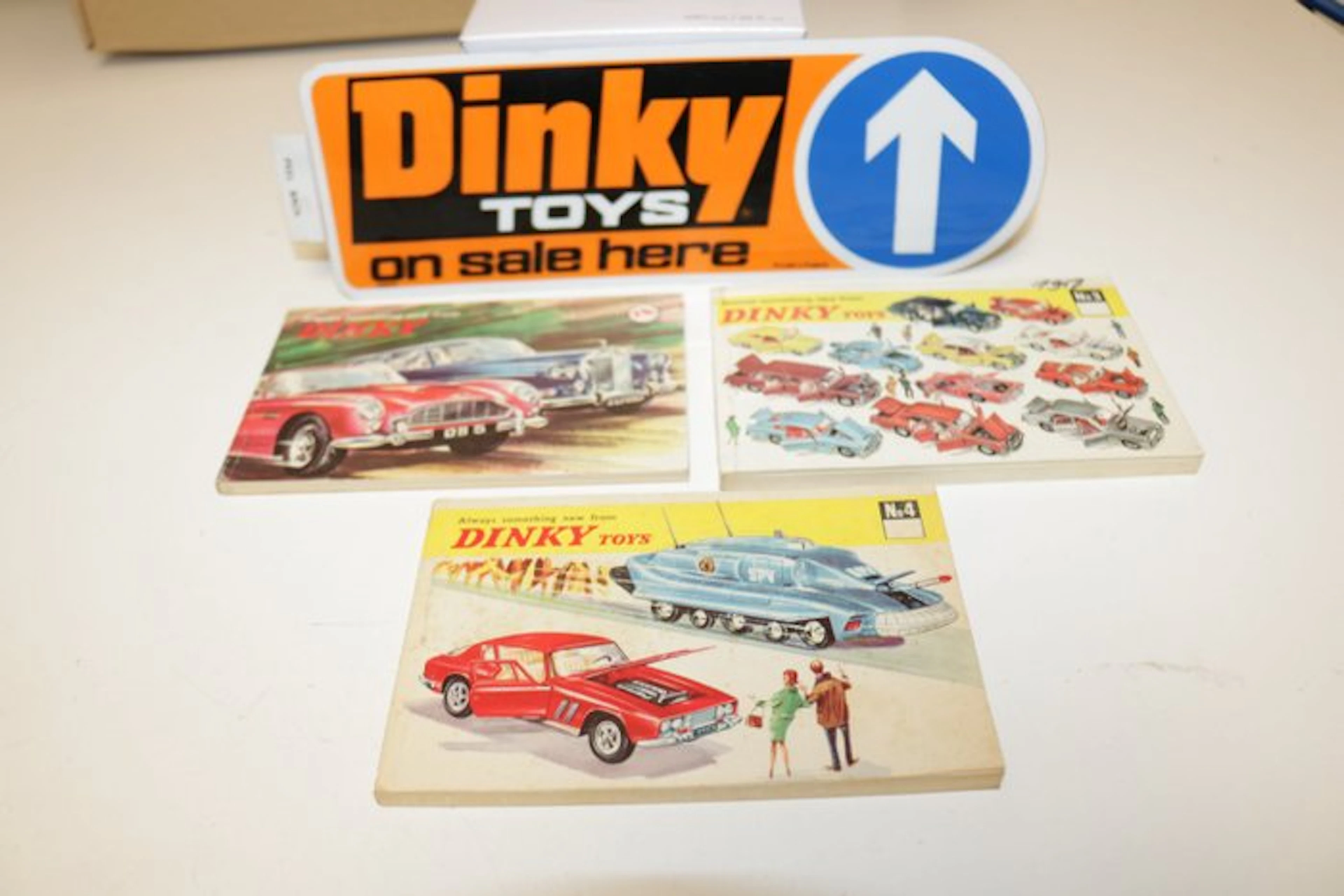 Dinky Toys 1:43 - Model car (4) - 4x Dinky Toys 1:43...