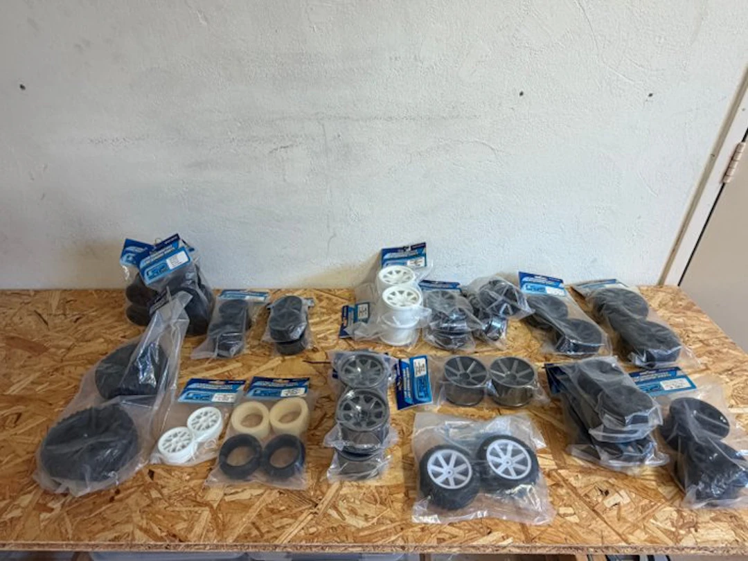 LRP 1:10 - Model car (18) - LRP velgen en banden set