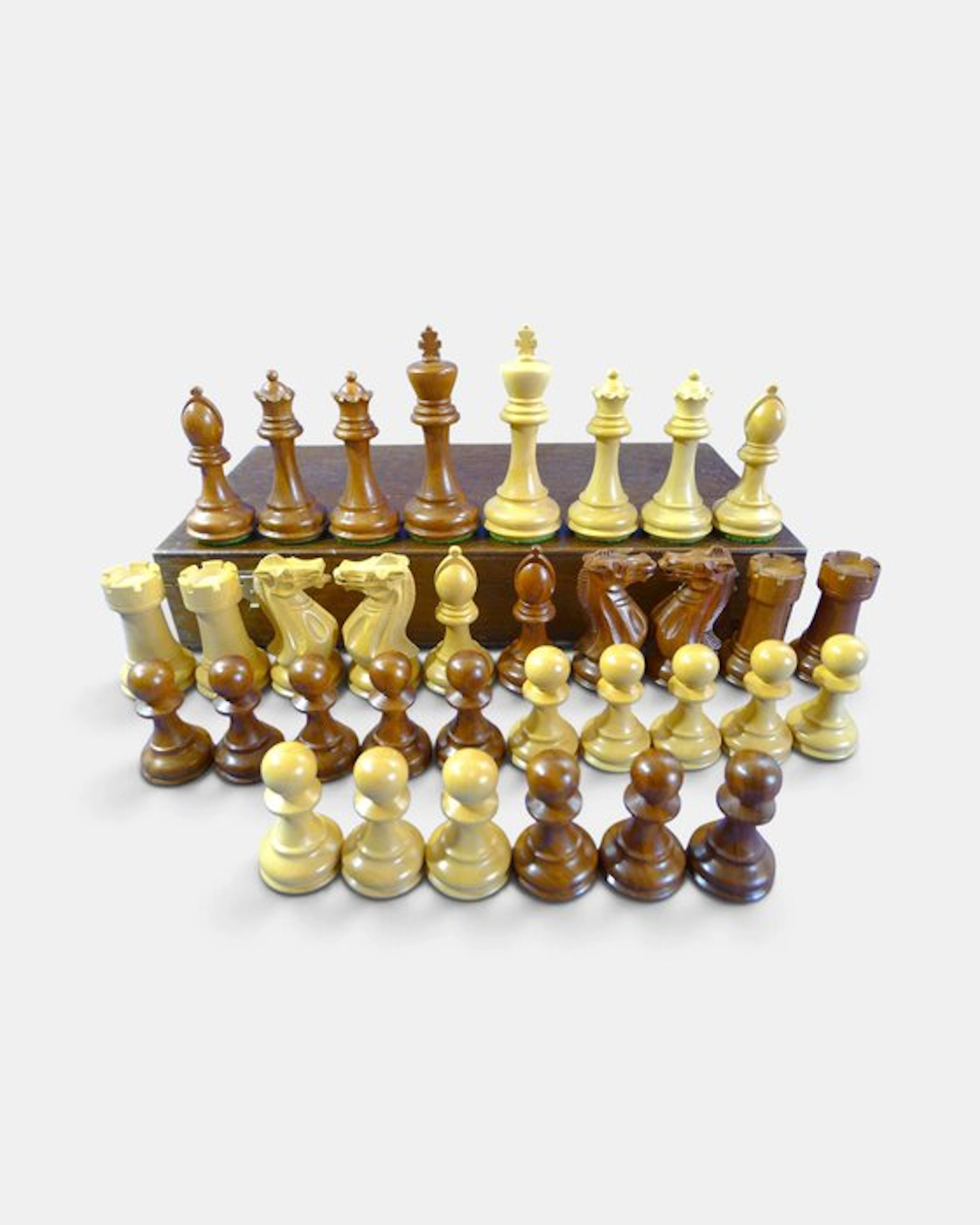 Jeu d'échecs plombé et feutré type Staunton avec deux...