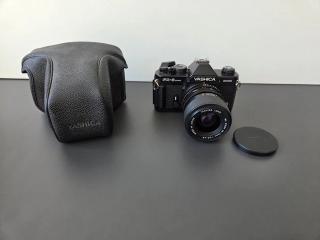 Yashica Yashica FX-3 Super 2000 - Met Yashica ML Zoom...