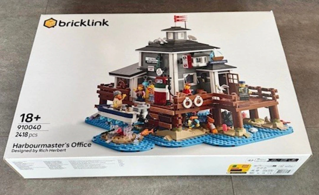 LEGO Set - 911040 - BrickLink Designer Program - Harbormaster's Office