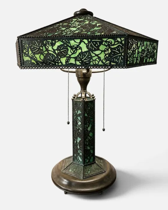 Tiffany Studios - Louis Comfort Tiffany - Table lamp - Patinated bronze