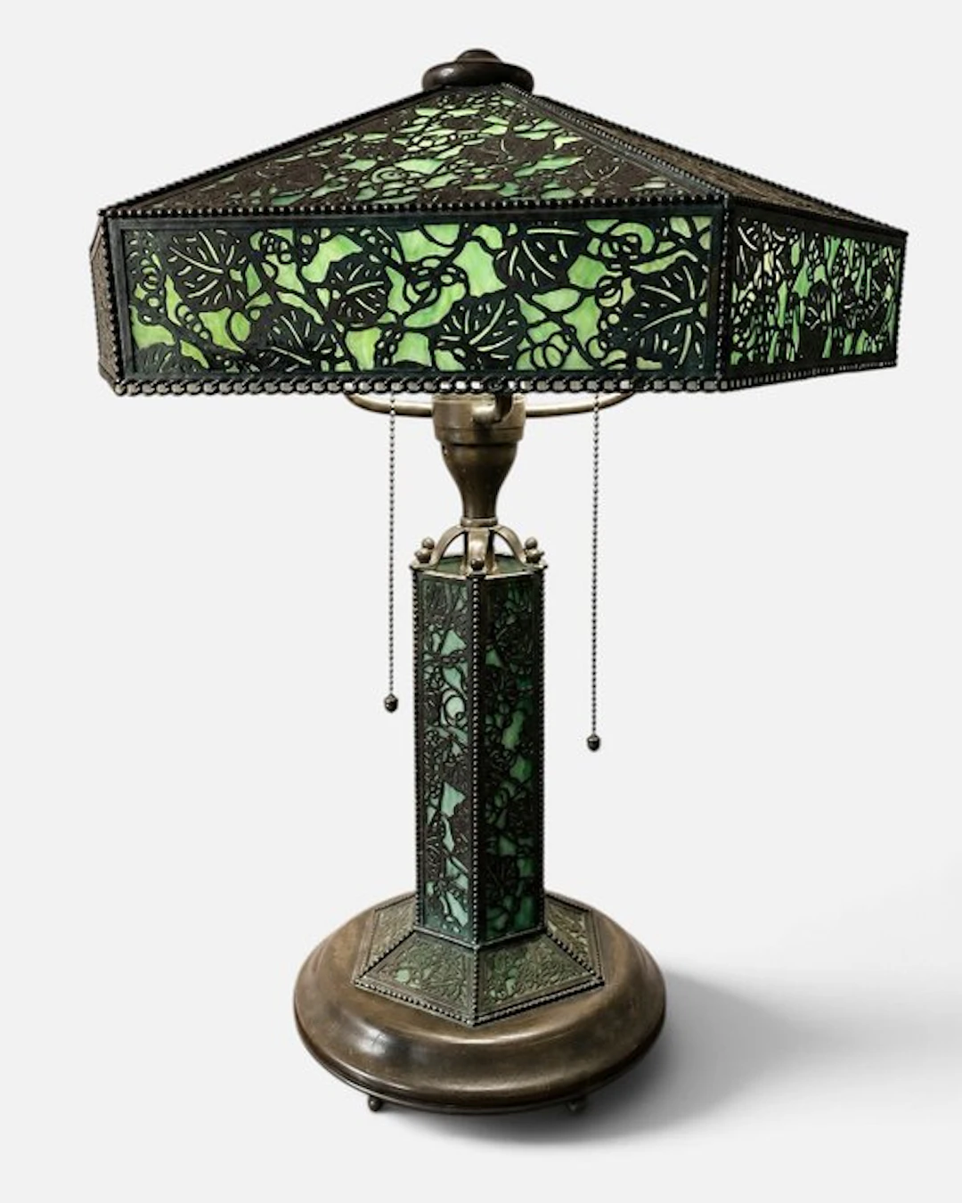Tiffany Studios - Louis Comfort Tiffany - Table lamp - Patinated bronze