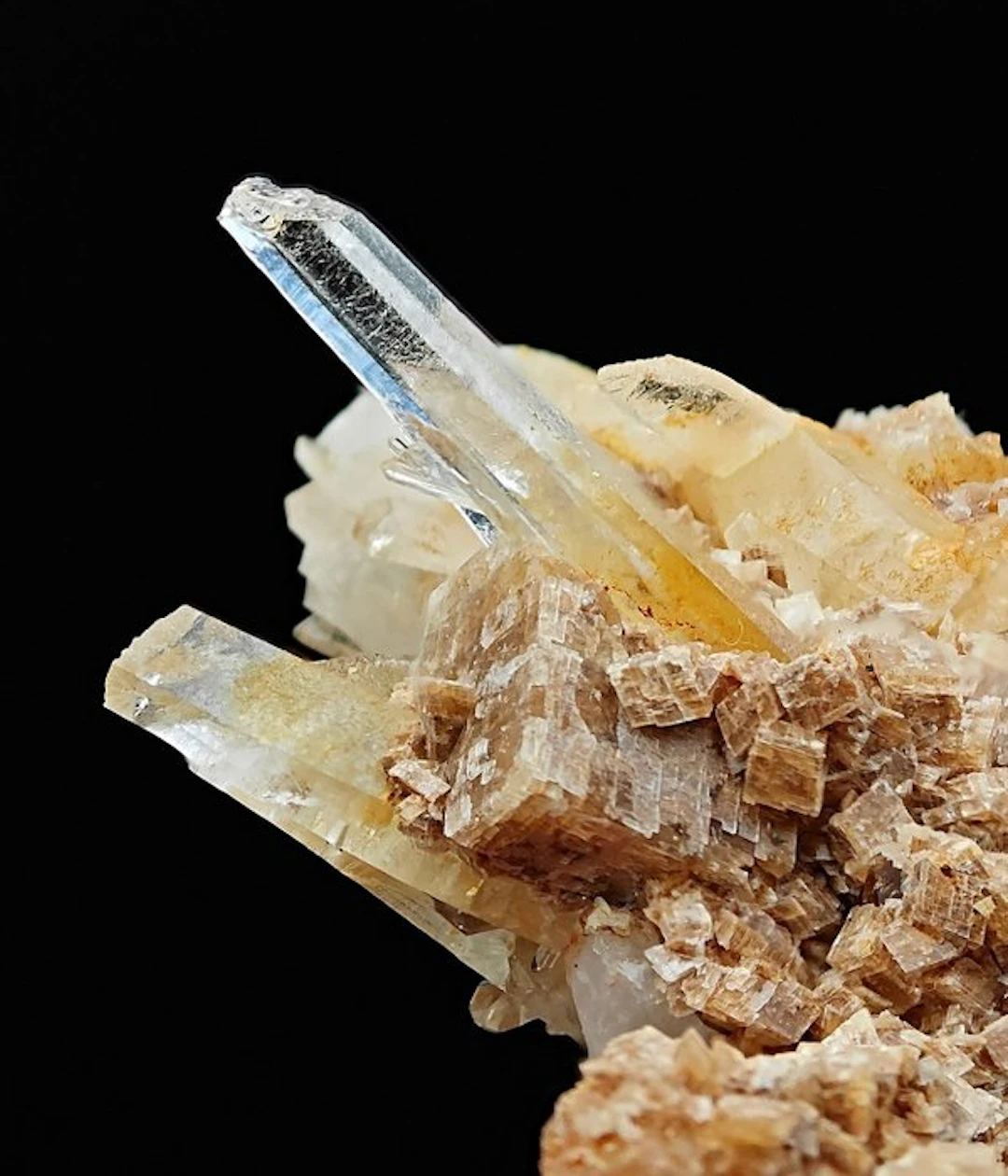 ALPINO, DOLPHIN-QUARTZ with YELLOW LIMONITE and SIDERITE...