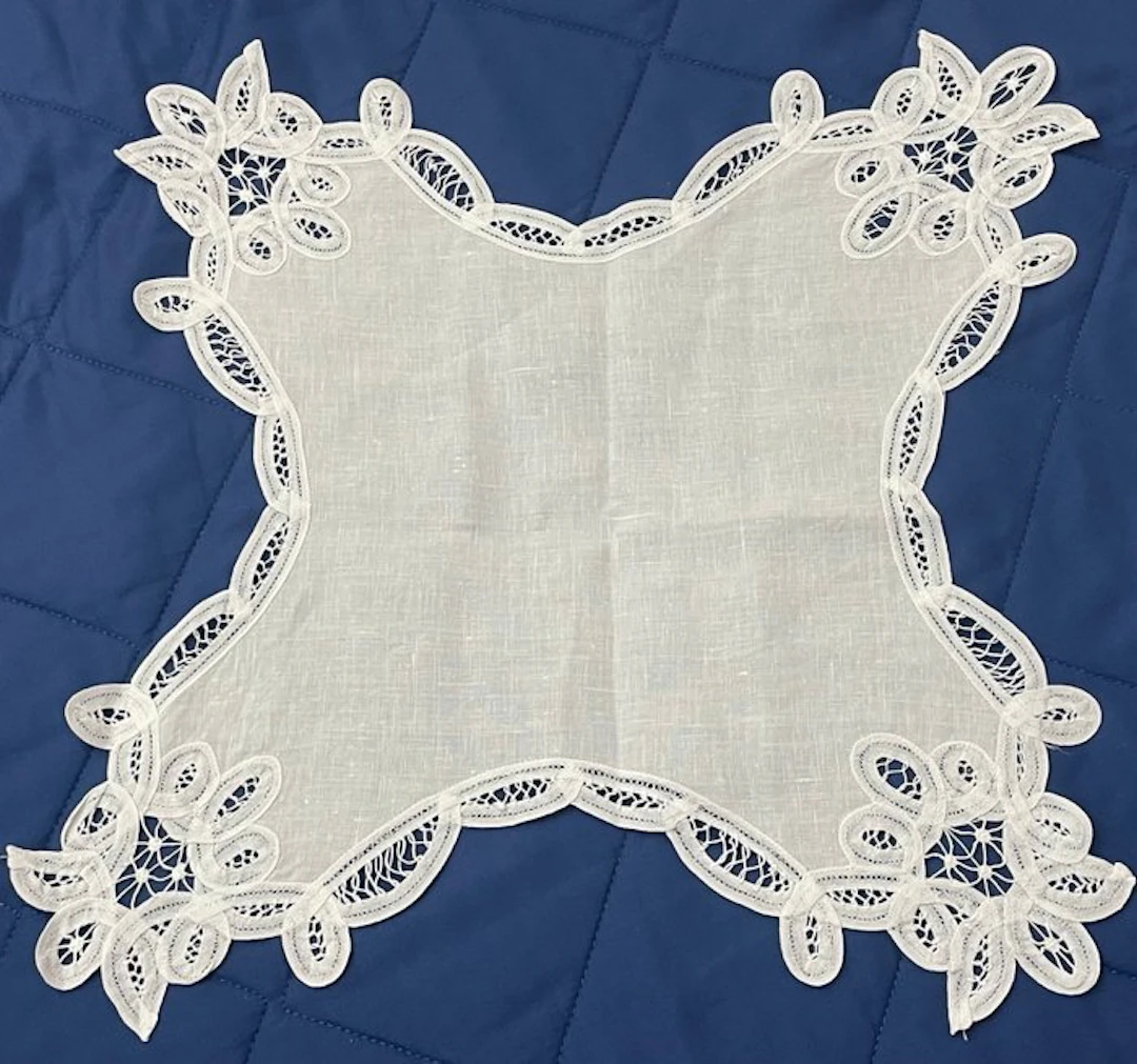 ranner in pizzo - Embroidery - 40 cm - 40 cm - Lace runner