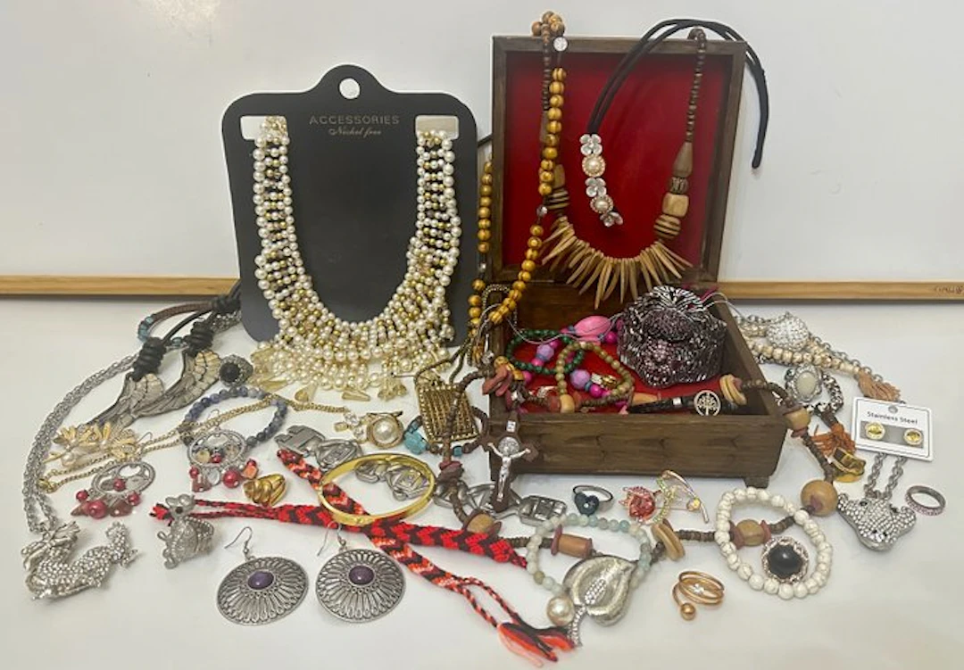 Themed collection - A large collection of bracelets and...