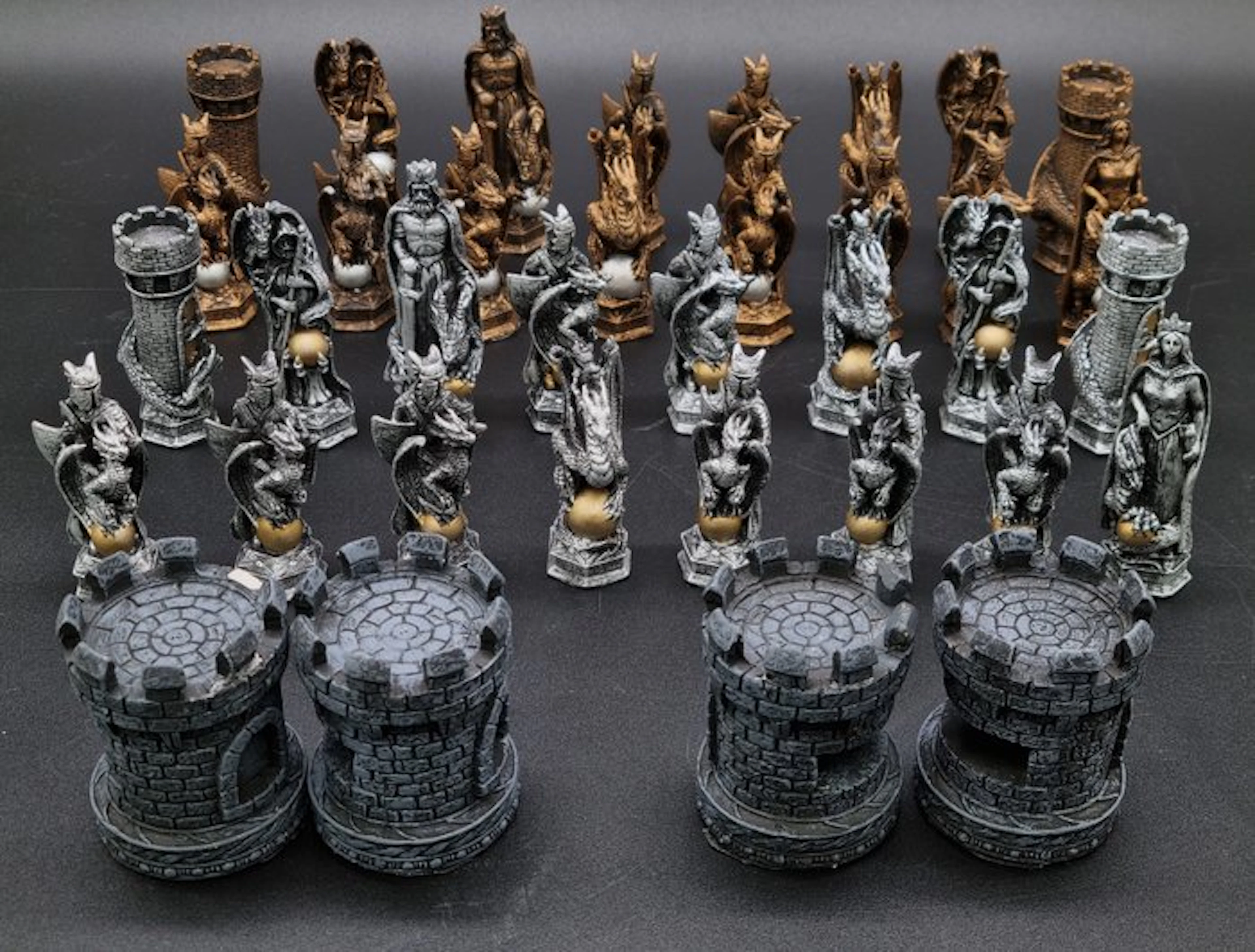 Fantasie Schachspiel Drachen & Ritter – Polystone Figuren - Chess set