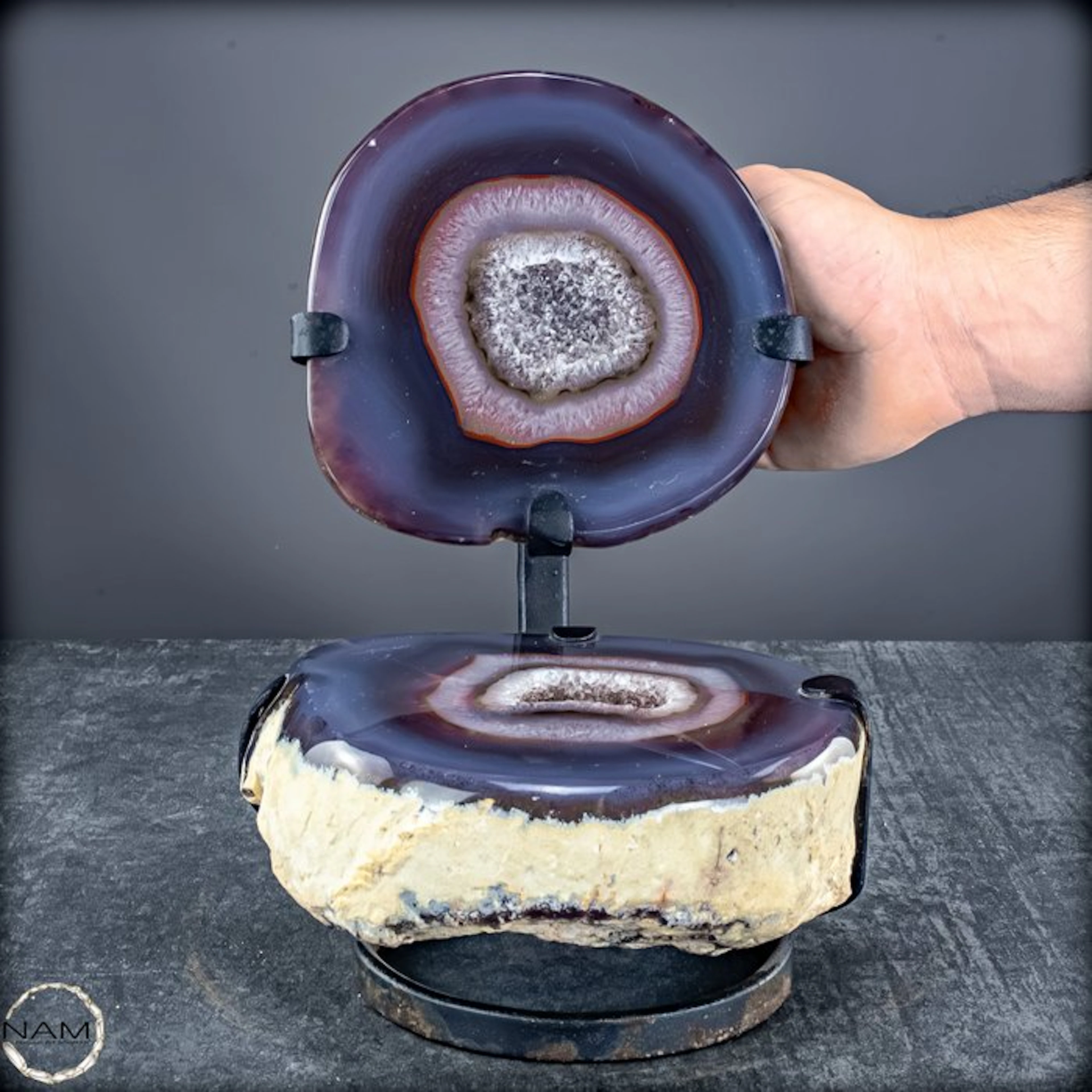 Agate Druzy Jewelry Box with Chalcedony– A hidden crystal...