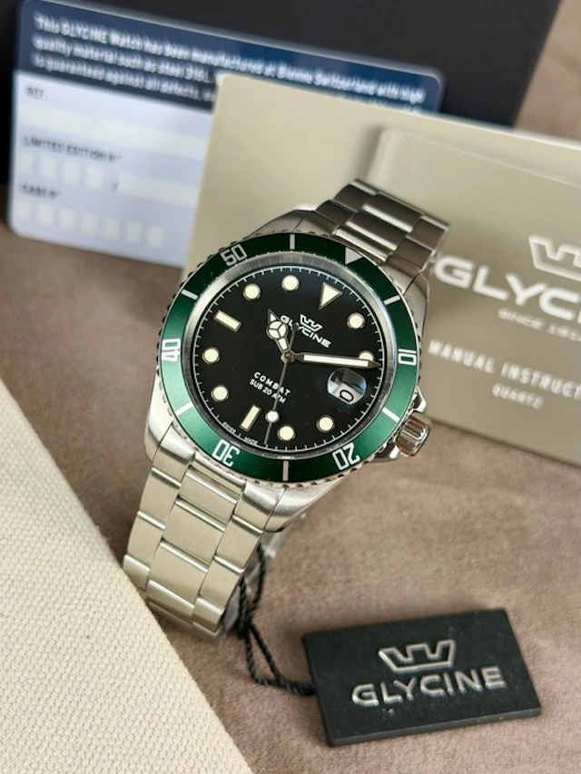 Glycine - Combat Date Black / Green bezel - GL1061 - Men - 2020-2025