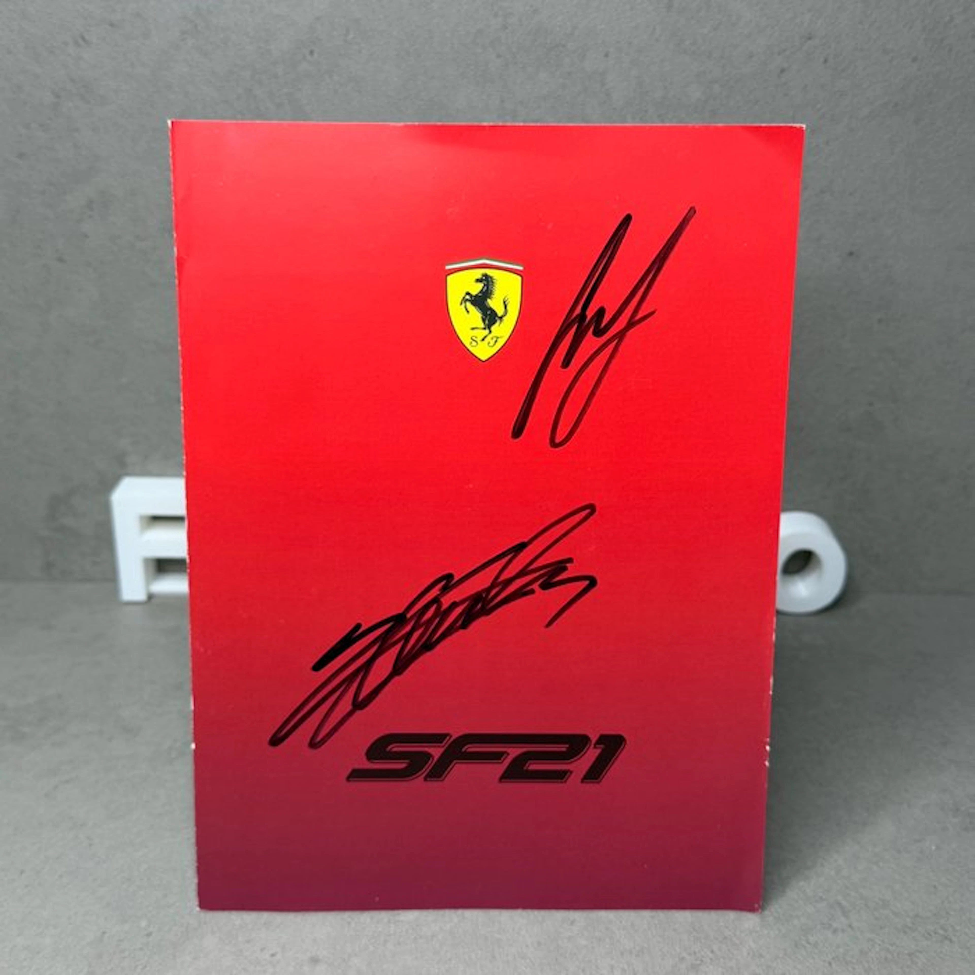 Ferrari - Charles Lecle3rc - Carlos Sainz - 2021 - Brochure