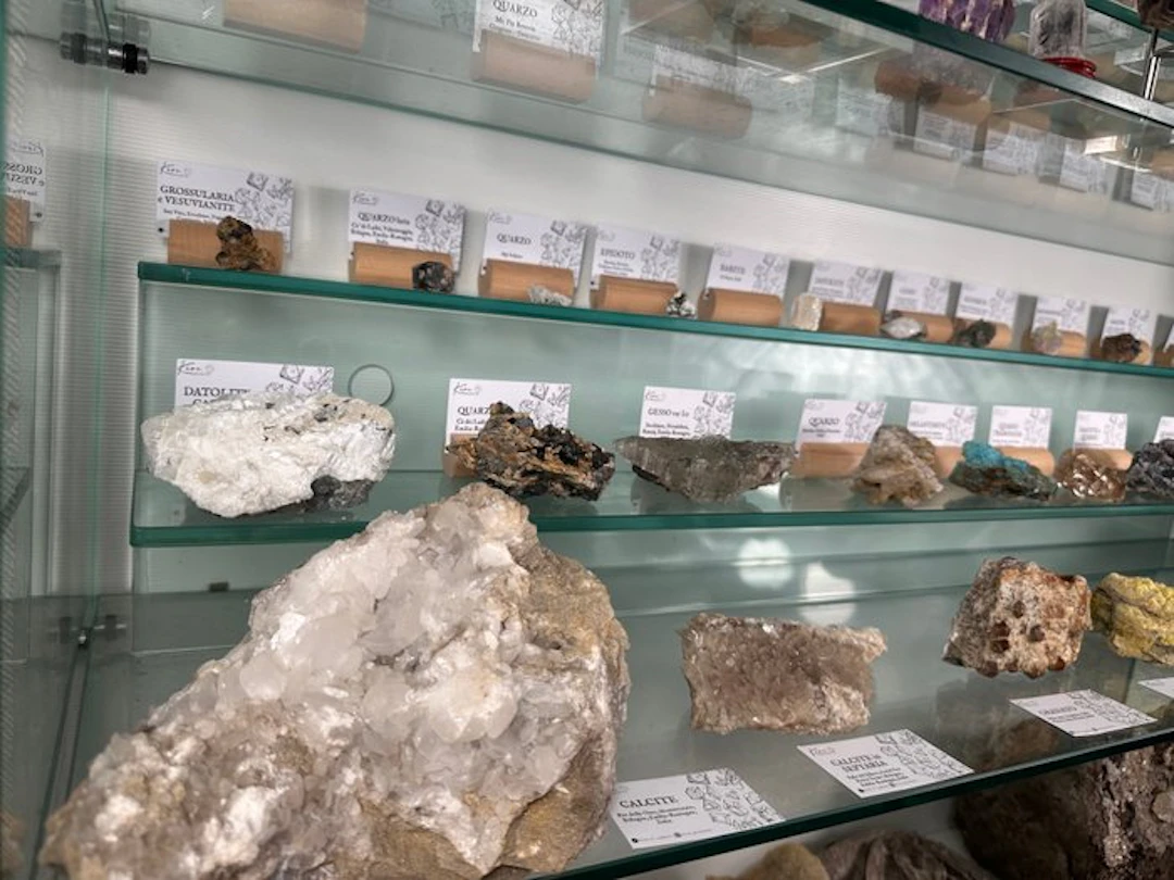 Great Italian Mineralogical Collection! Mineral Collection- 5500 g - (27)
