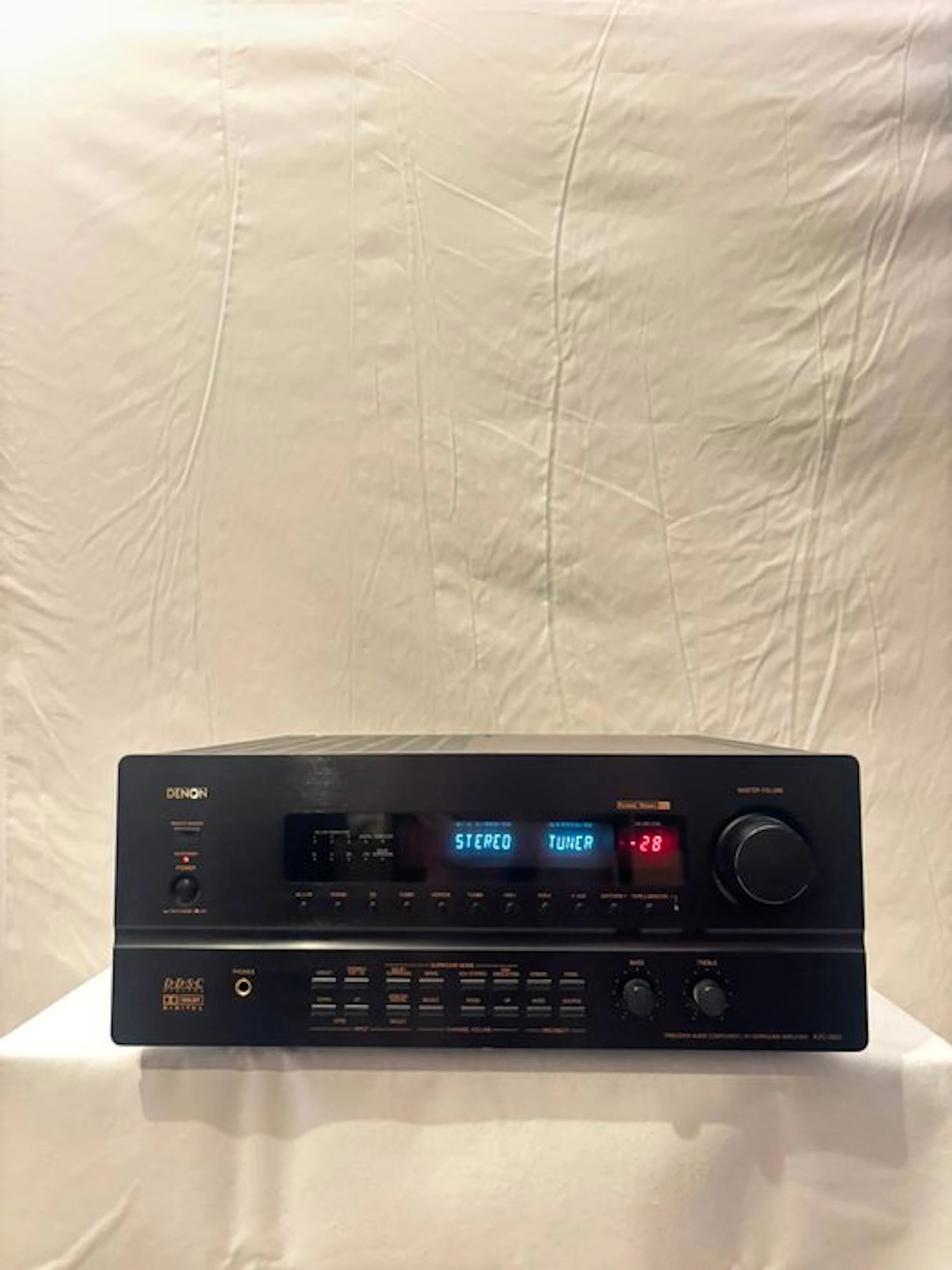 Denon - AVC-3800 Solid state multi-channel amplifier
