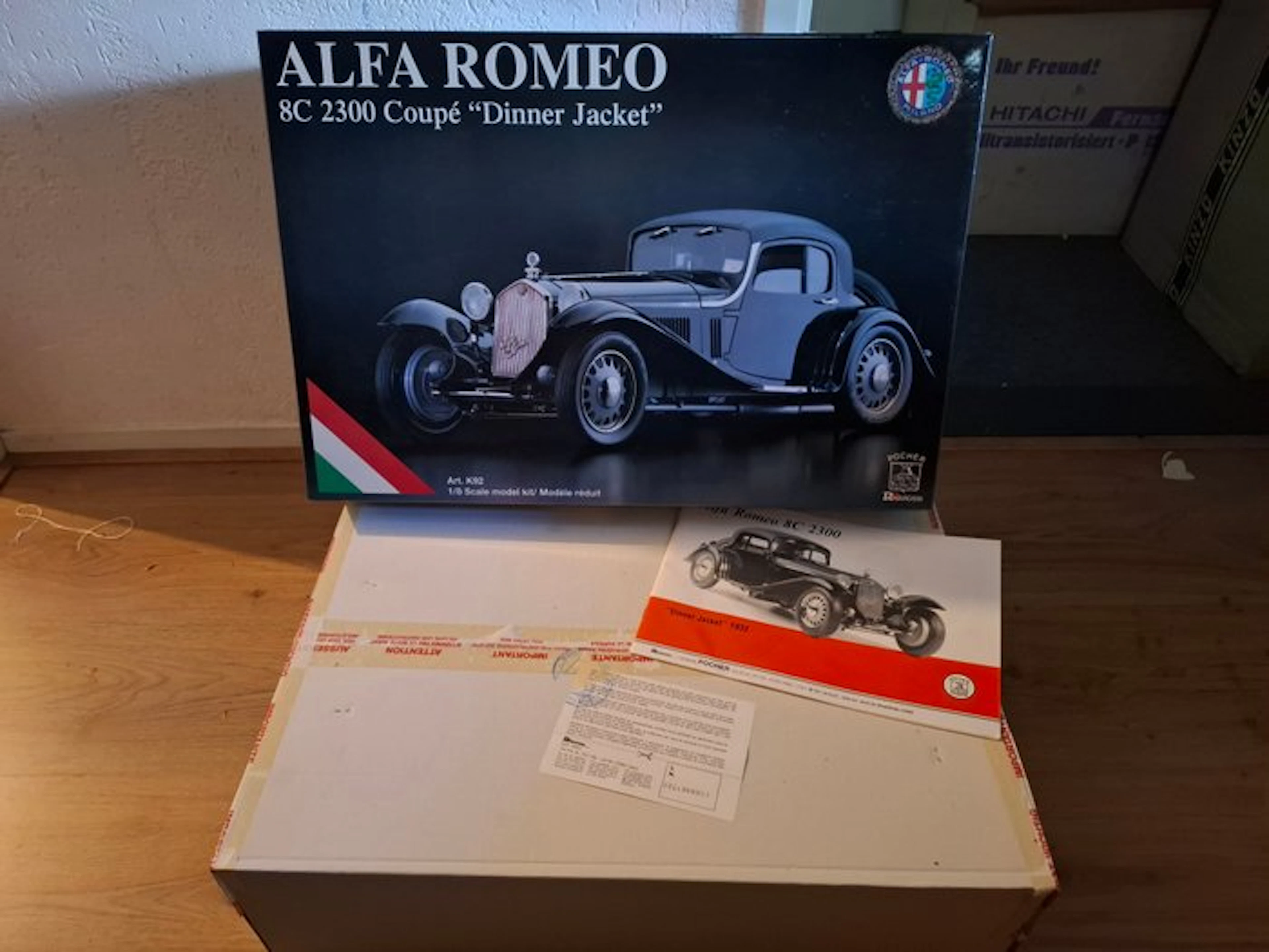 Pocher 1:8 - Model car - Alfa Romeo 8C 2300 Coupé "Dinner Jacket"