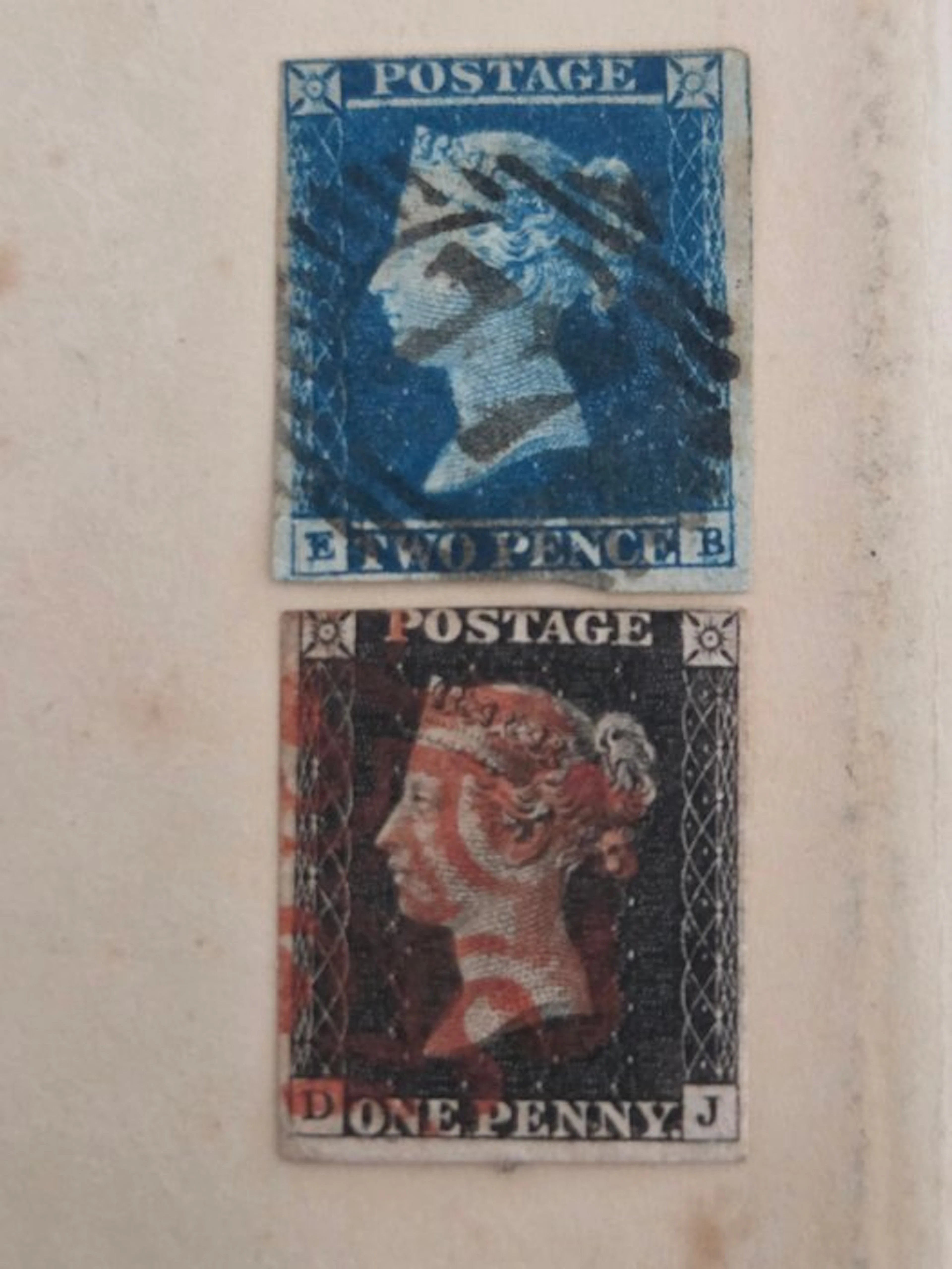 Great Britain 1840 - Lot 2 English stamps No. 1 and No. 4