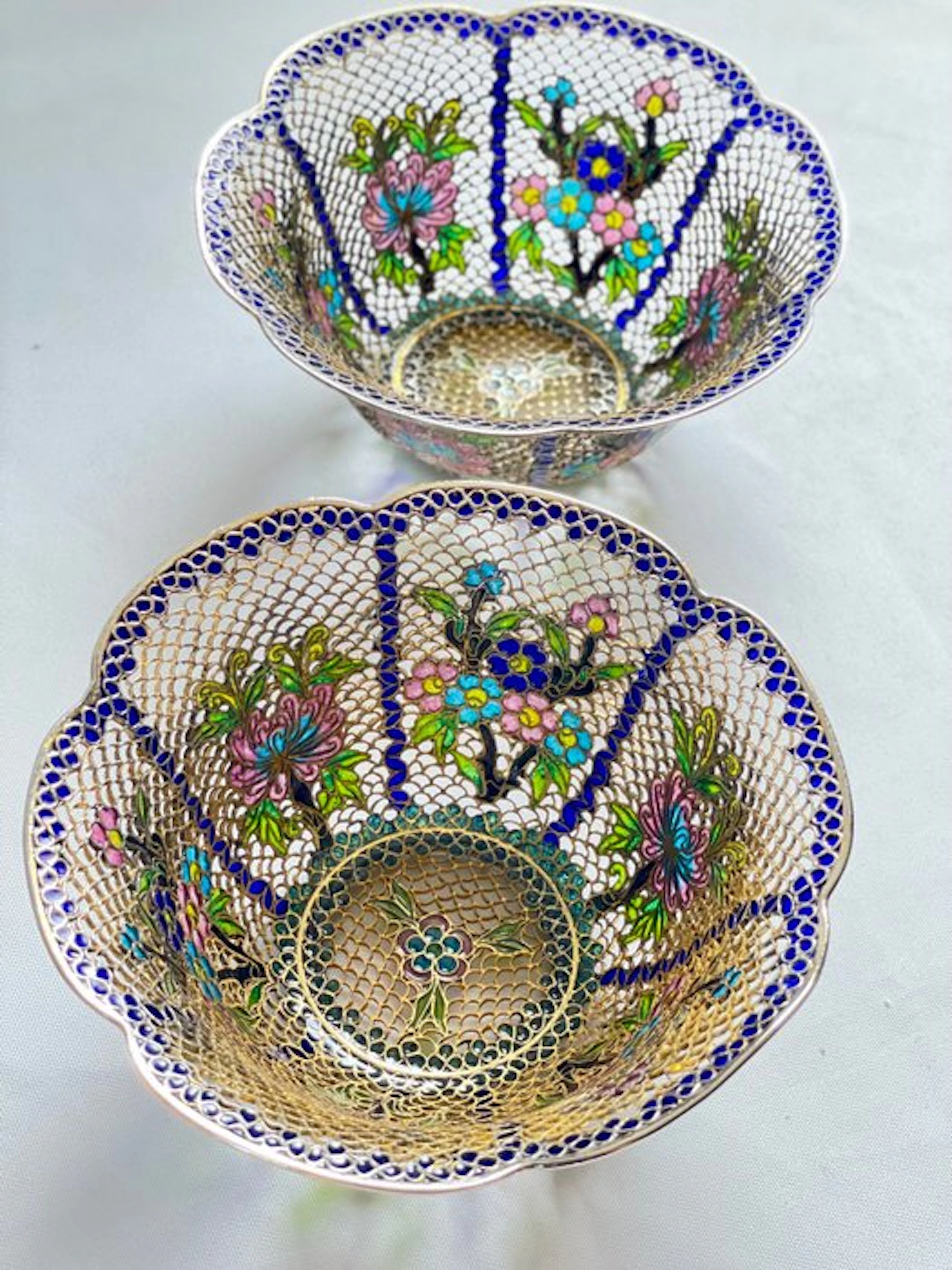 Paire de bols en émail plique-à-jour - Enamel - China...