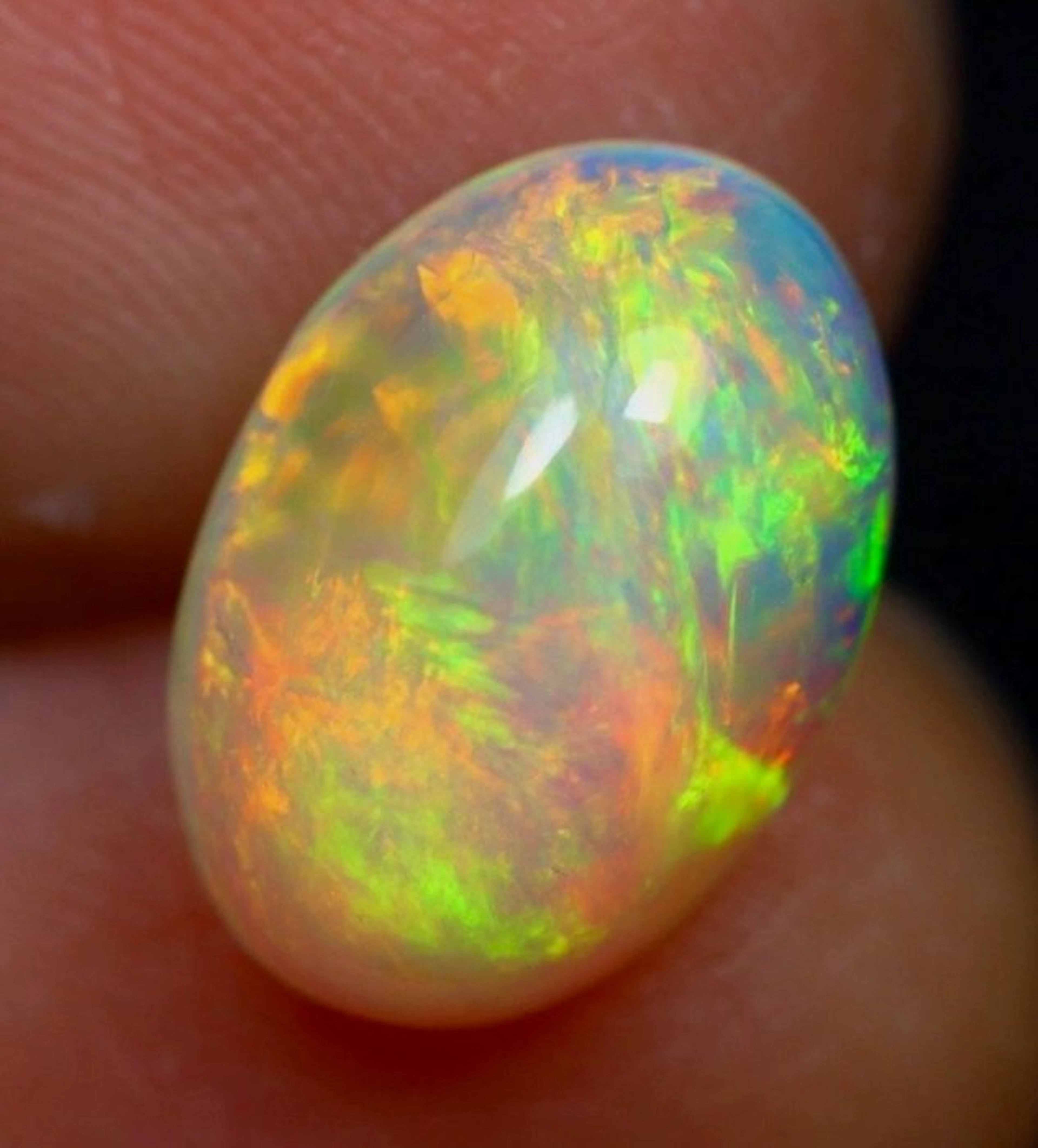 Opal Cabochon - Height: 11 mm - Width: 8 mm- 0.38 g - (1)