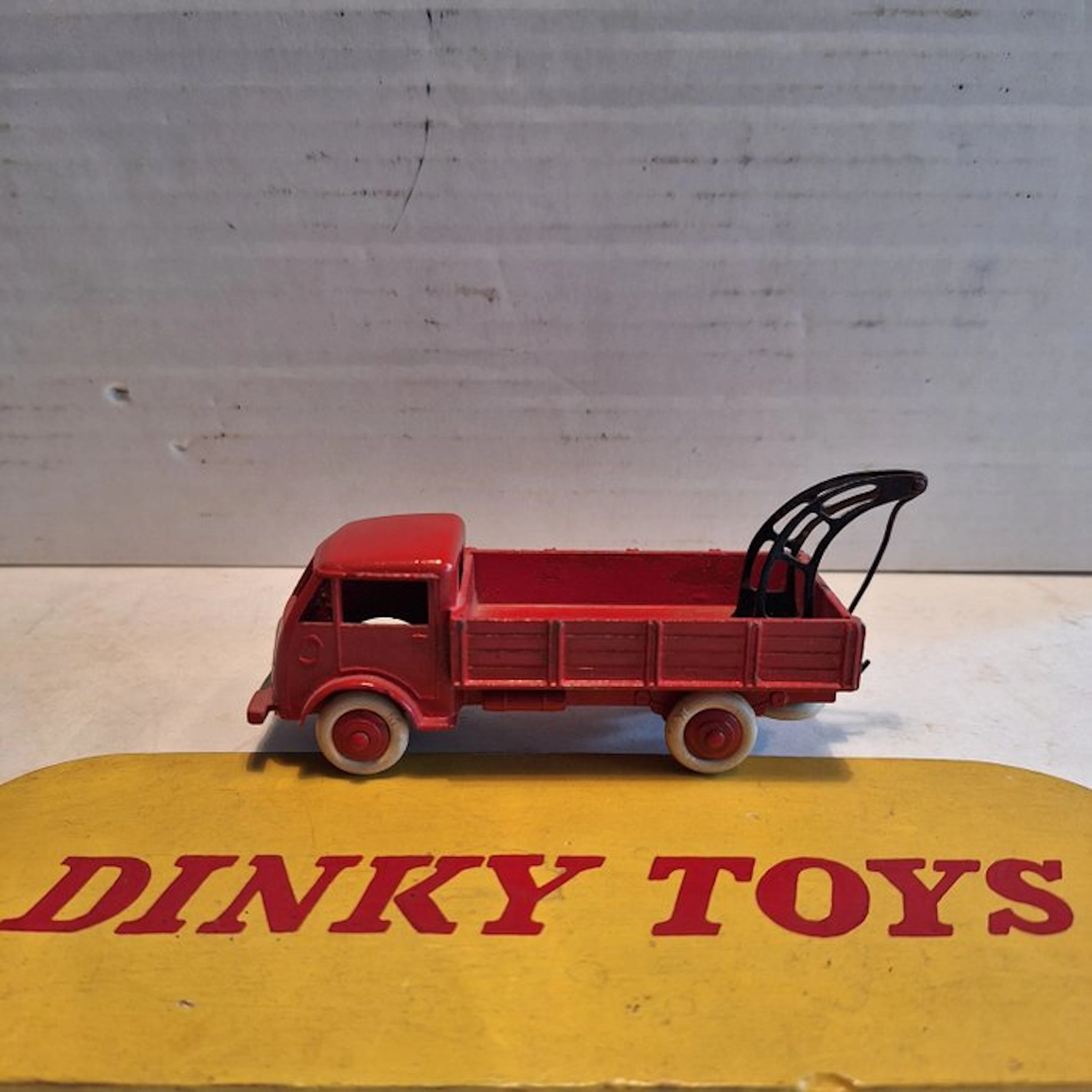 Dinky Toys 1:64 - Model car - Ford Dépannage - Tow truck