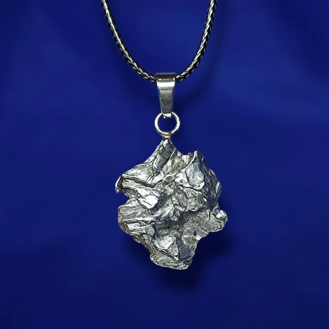 Authentic METEORITE PENDANT. CAMPO DEL CIELO (Argentina, 4,500 years). - 6 g