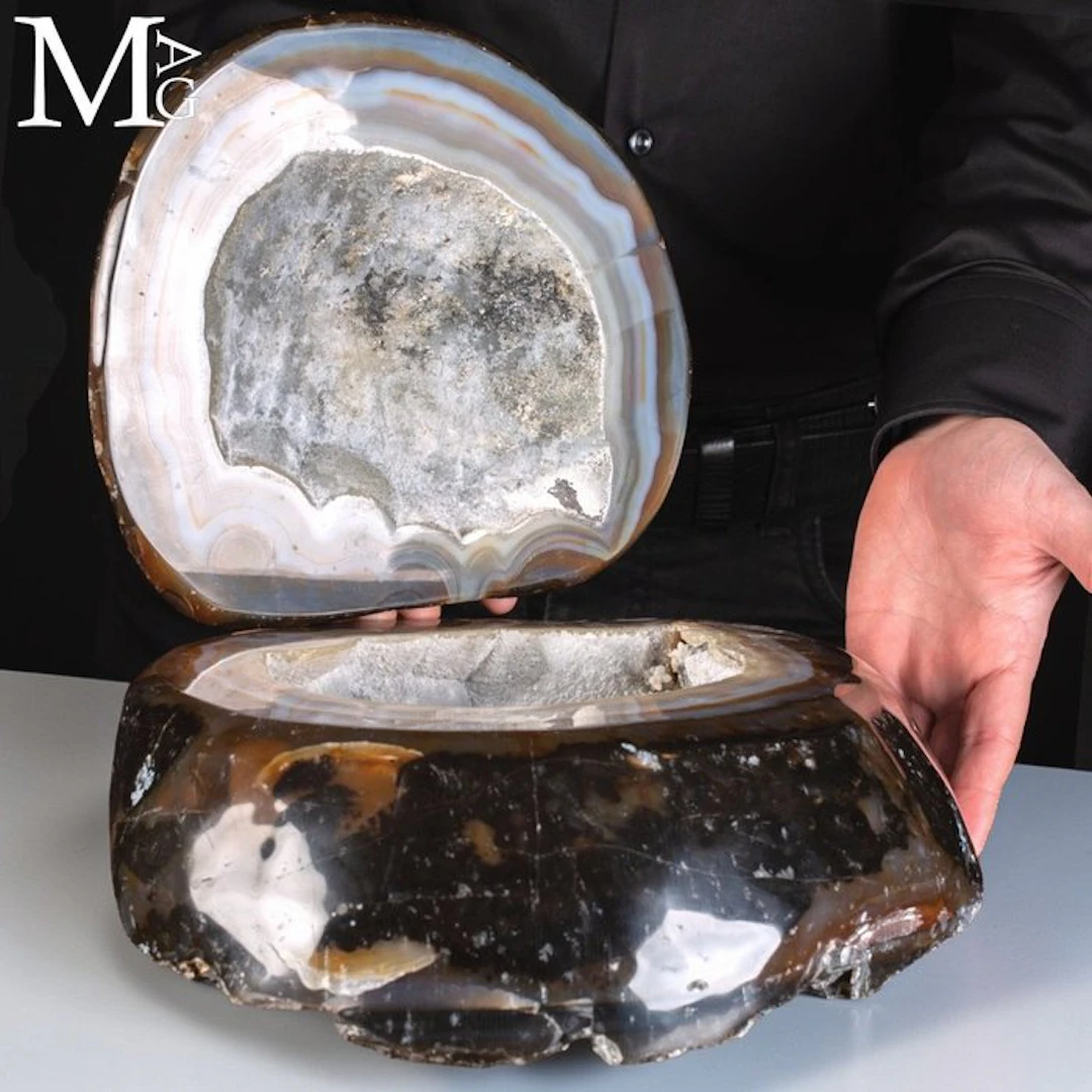 Exlusive Agate Geode with Drusy Quartz " Jewelry Box"...