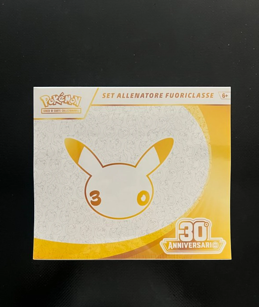 Pokémon - 1 Box - Pokemon Set Allenatore Fuoriclasse 30th Anniversario etb ita
