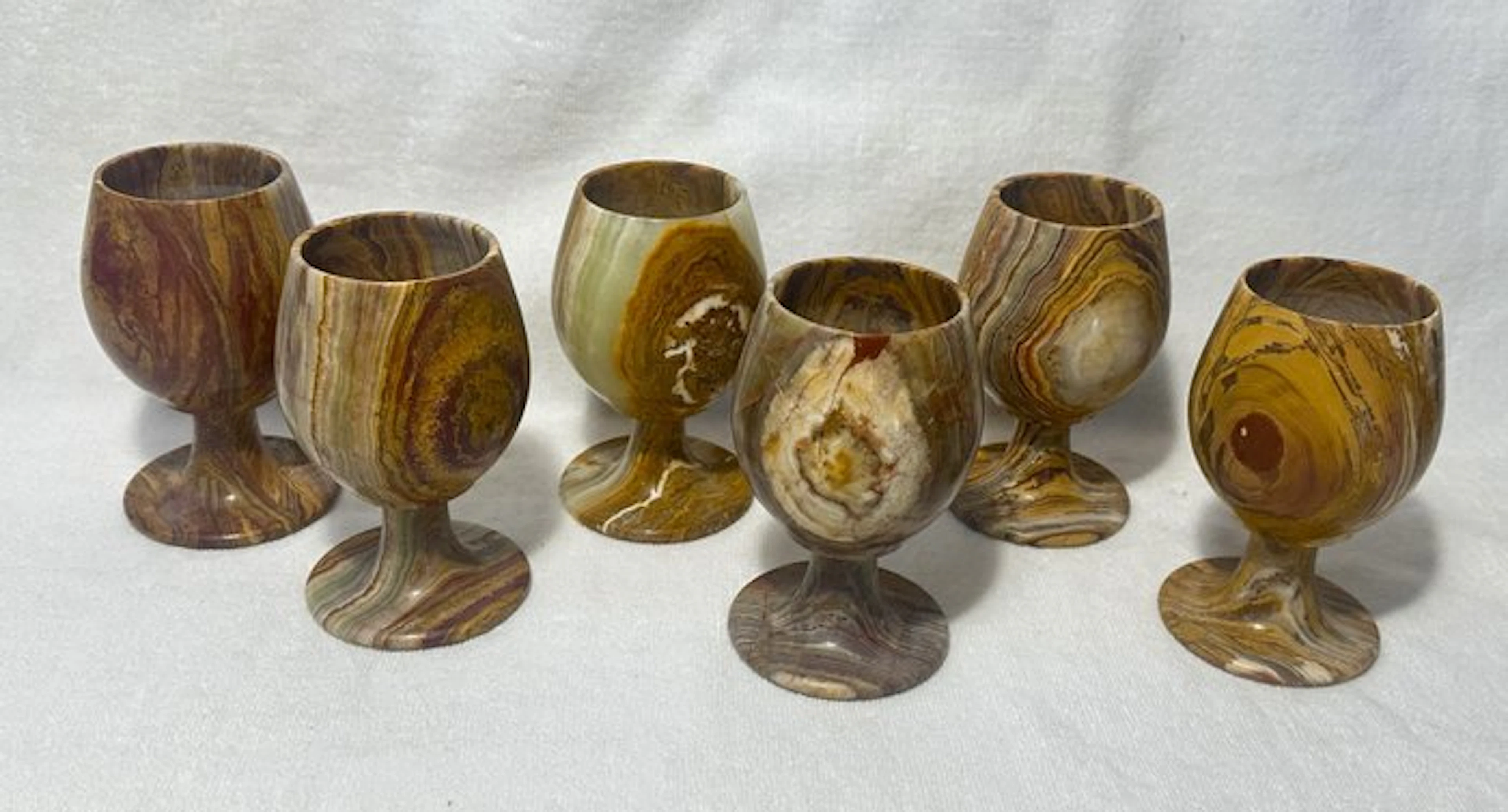 Goblet (6) - 6 vintage goblets of natural onyx with its box