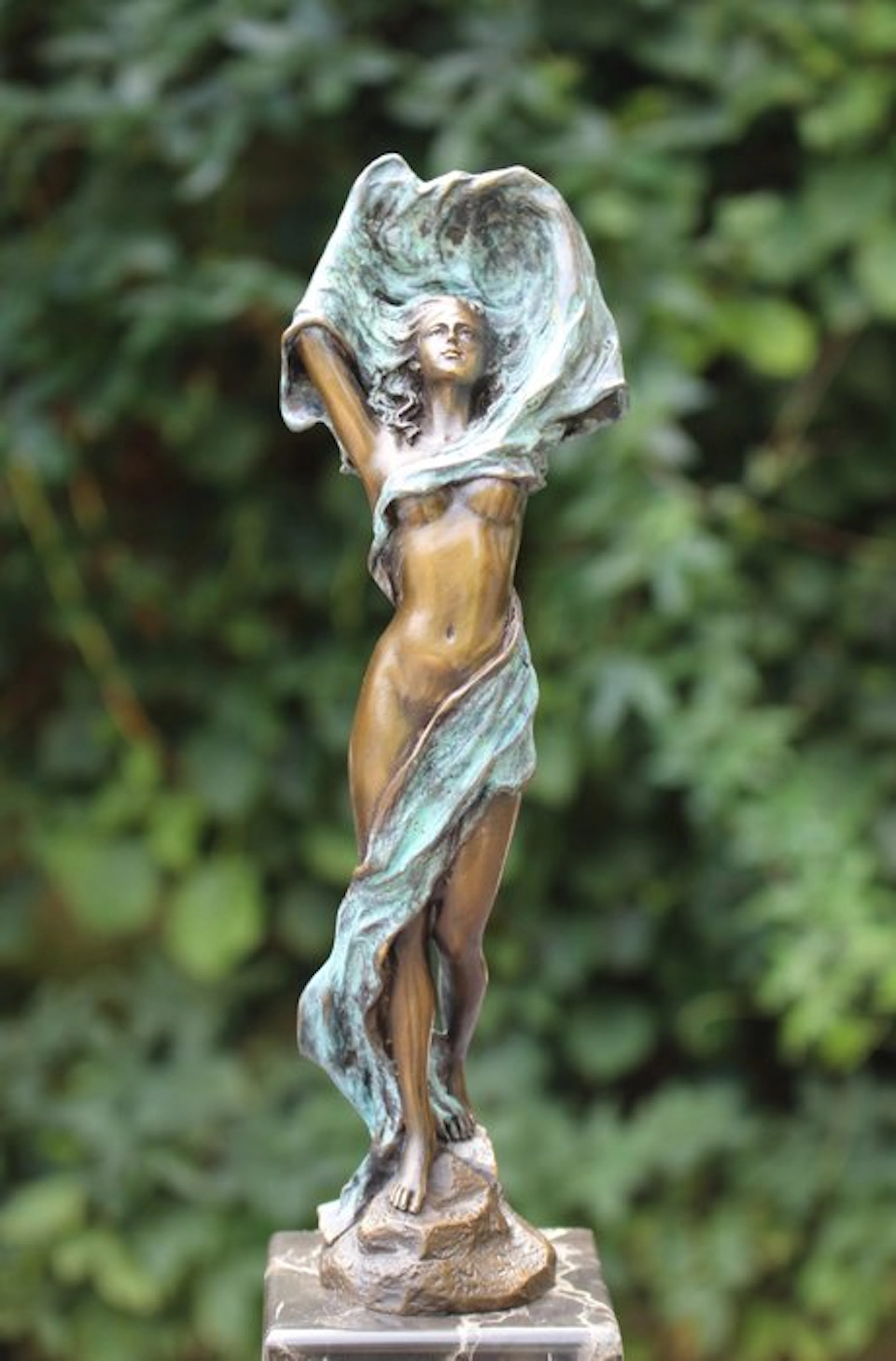 Sculpture, Scarf Dancer - 4 kg - 36 cm - Patinated bronze