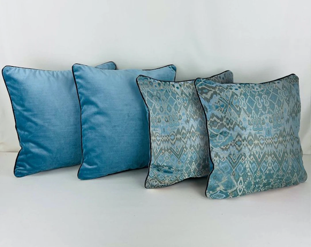 JIM THOMPSON - New set- Two cushions in a set of four - Cushion