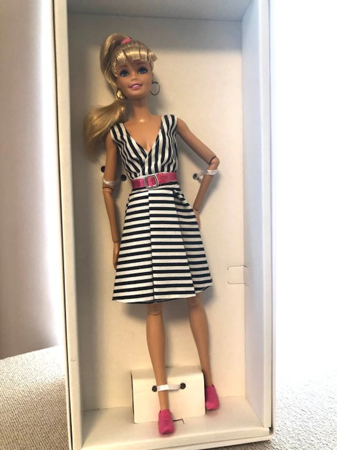 Barbie - Barbie doll Beauty Queen - 60th Anniversary...