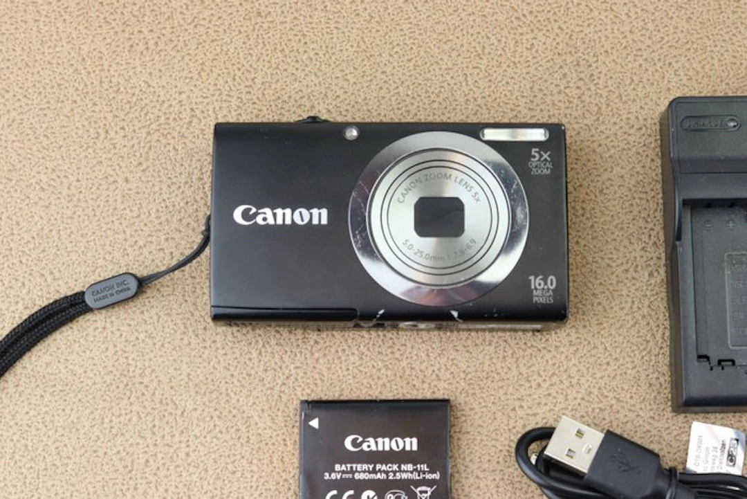 Canon Powershot A2300, 16MP CCD Digital camera