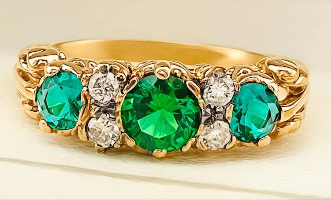 No reserve price - Ring - 9 kt. Yellow gold, Silver Emerald - Diamond