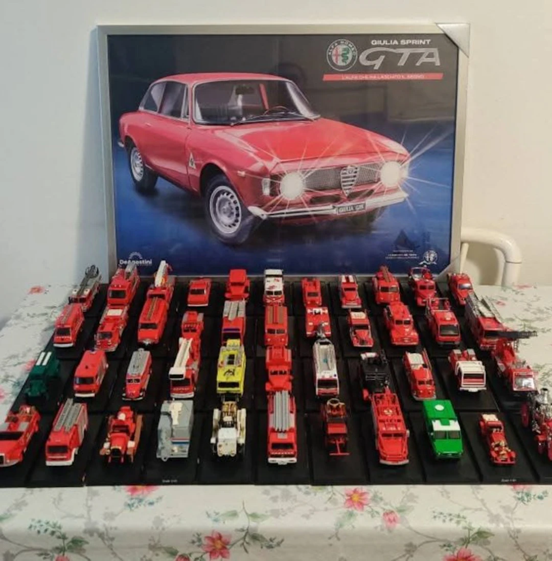 IXO - Model car (40) - Fire engine from the world, different scales