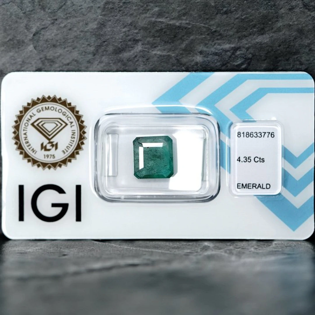 No reserve price - 1 pcs Green Emerald - 4.35 ct...