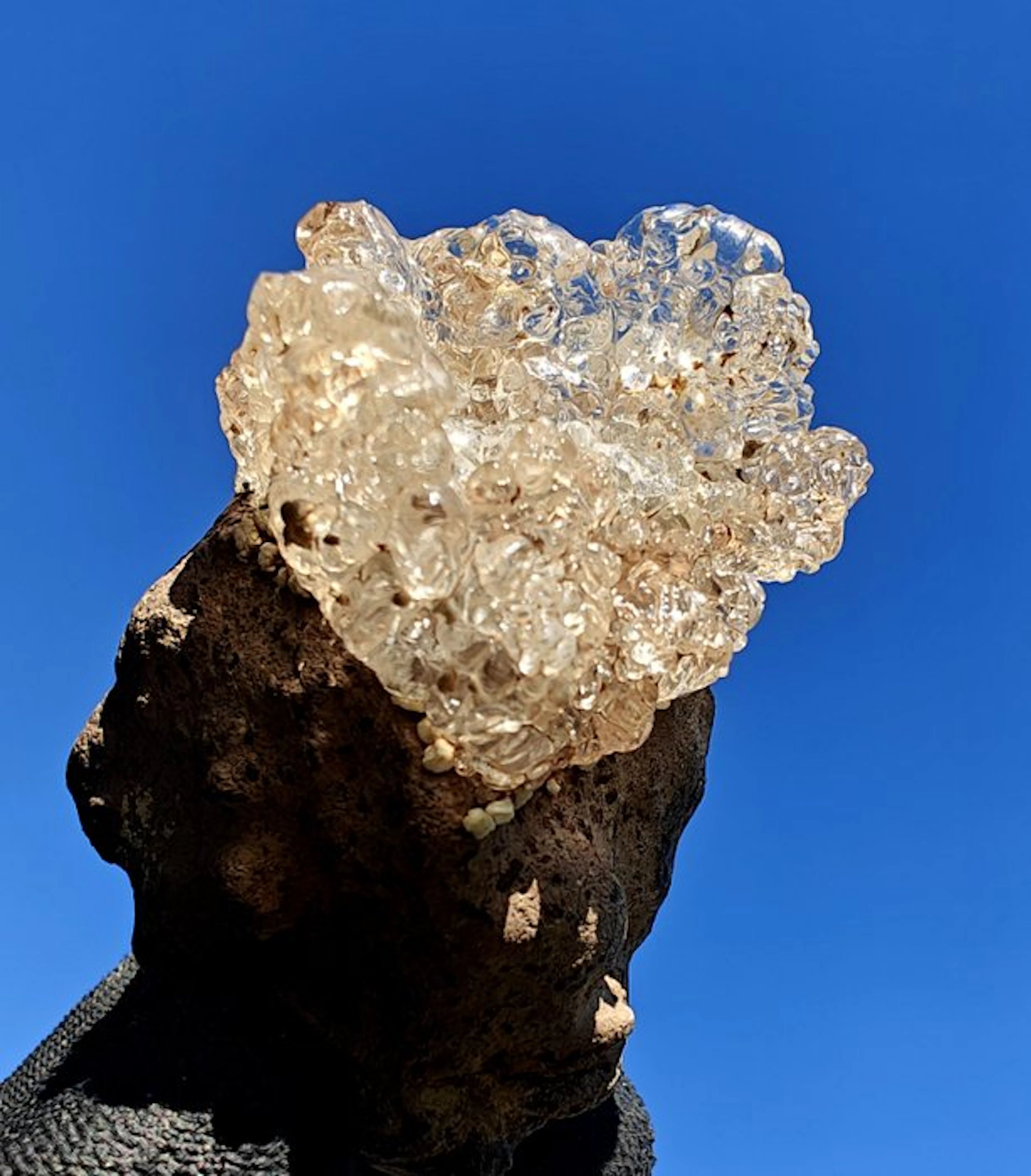 Opal Ialite - Height: 6 cm - Width: 5 cm- 85 g
