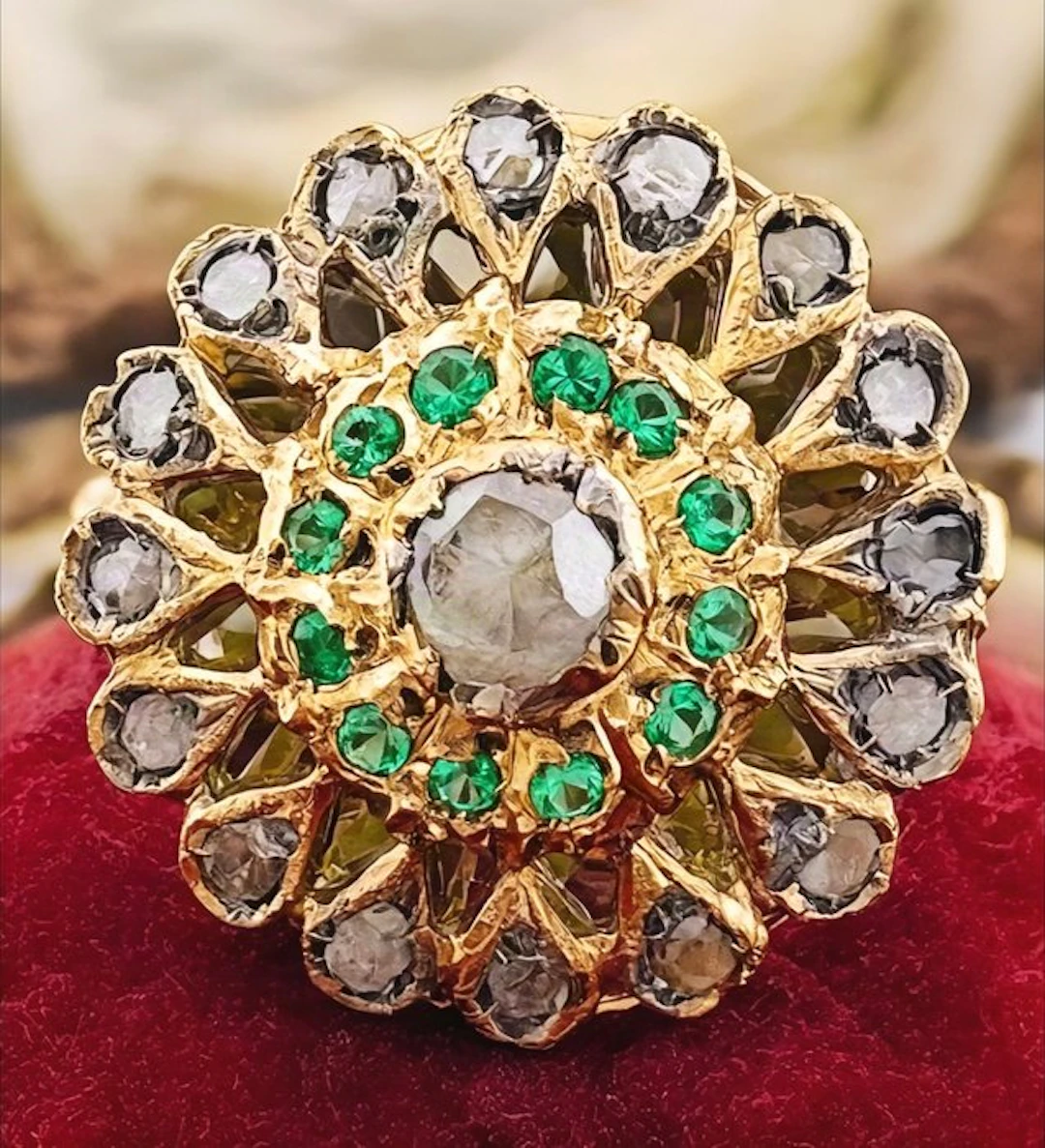 No reserve price - Ring - 9 kt. Yellow gold, Silver Diamond (Natural) - Emerald