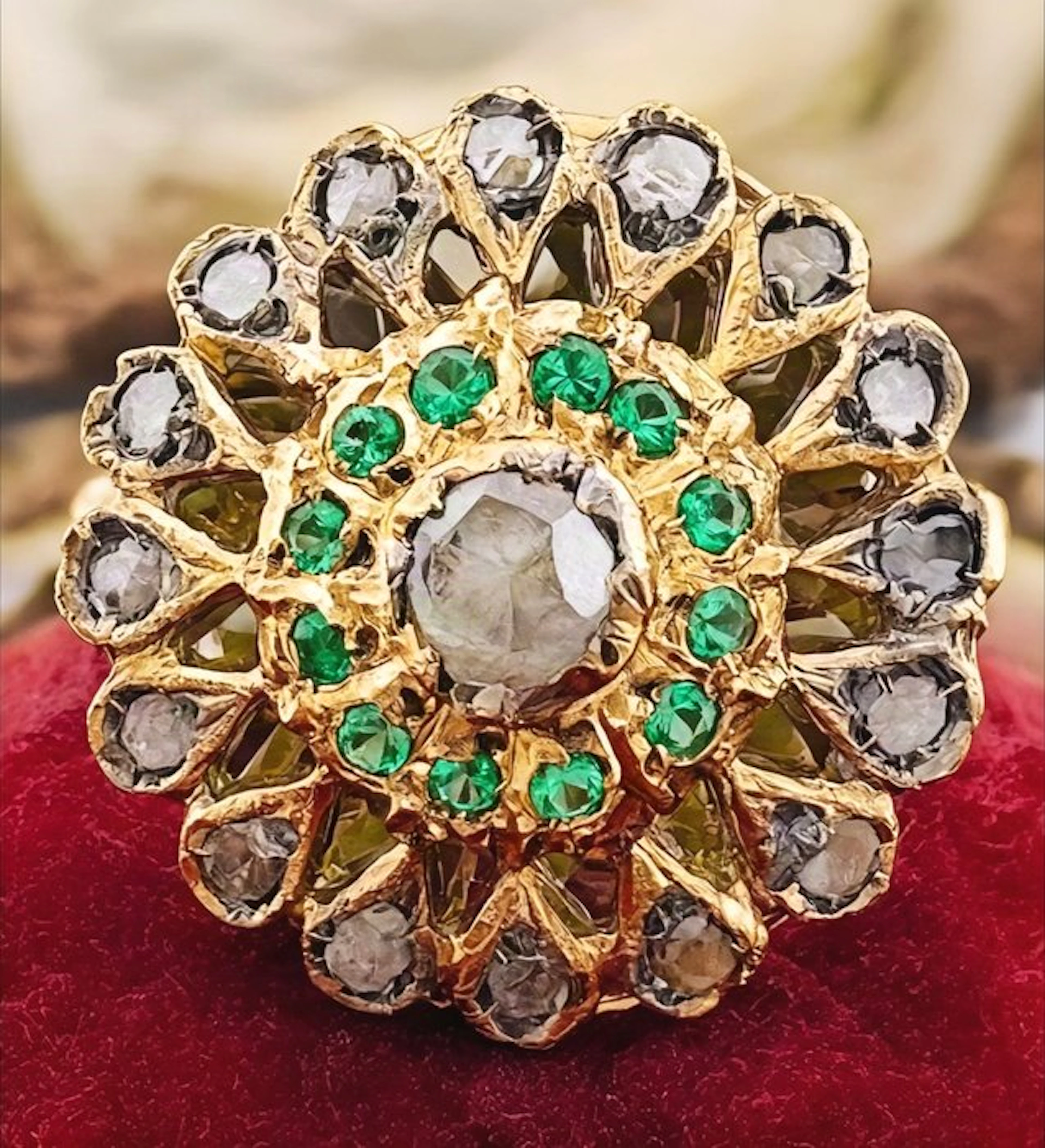 No reserve price - Ring - 9 kt. Yellow gold, Silver Diamond (Natural) - Emerald