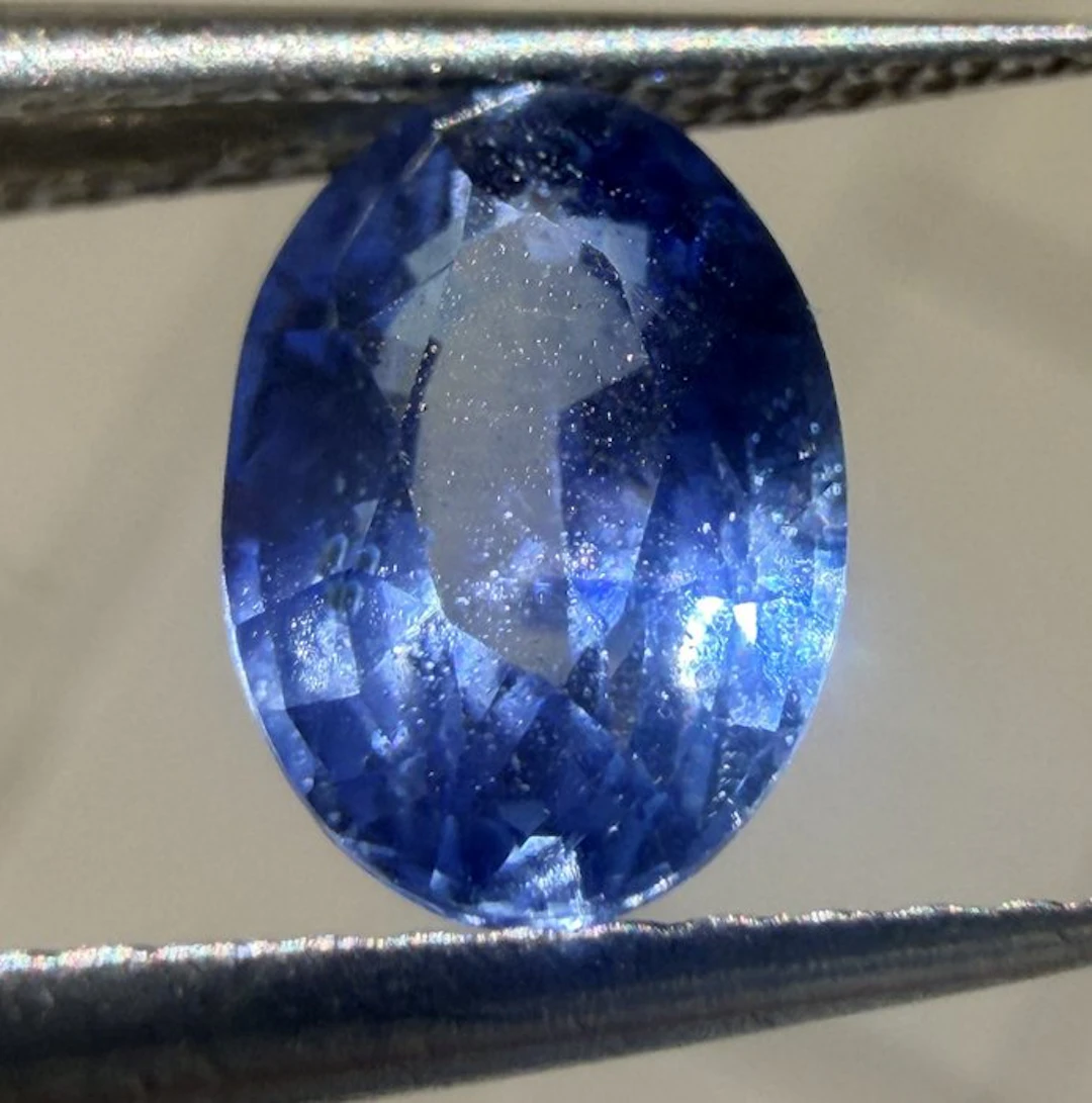 Blue Sapphire - 1.06 ct - Antwerp Laboratory for Gemstone...