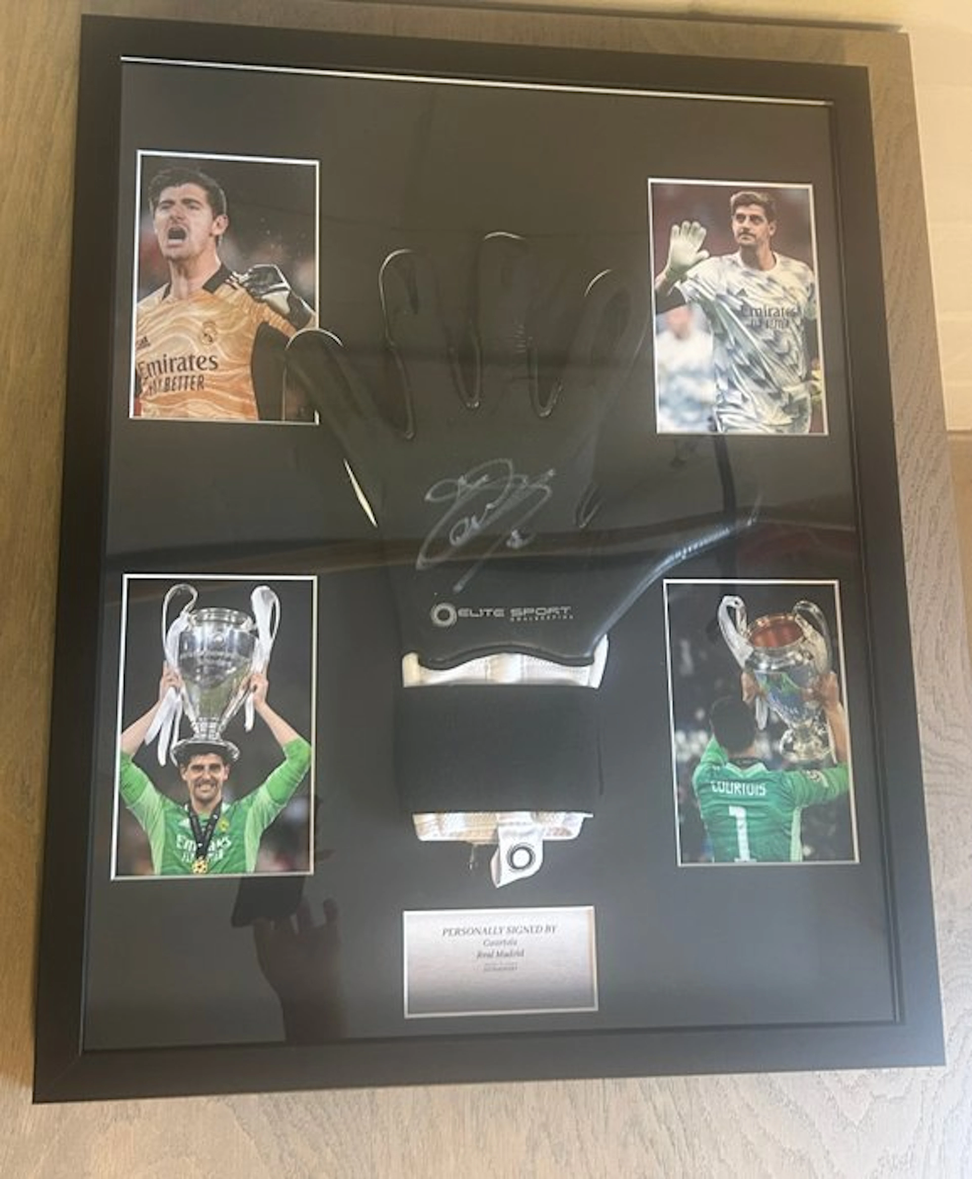 Real Madrid - Spanish Football League - Thibaut Courtois - Goal keeper gloves