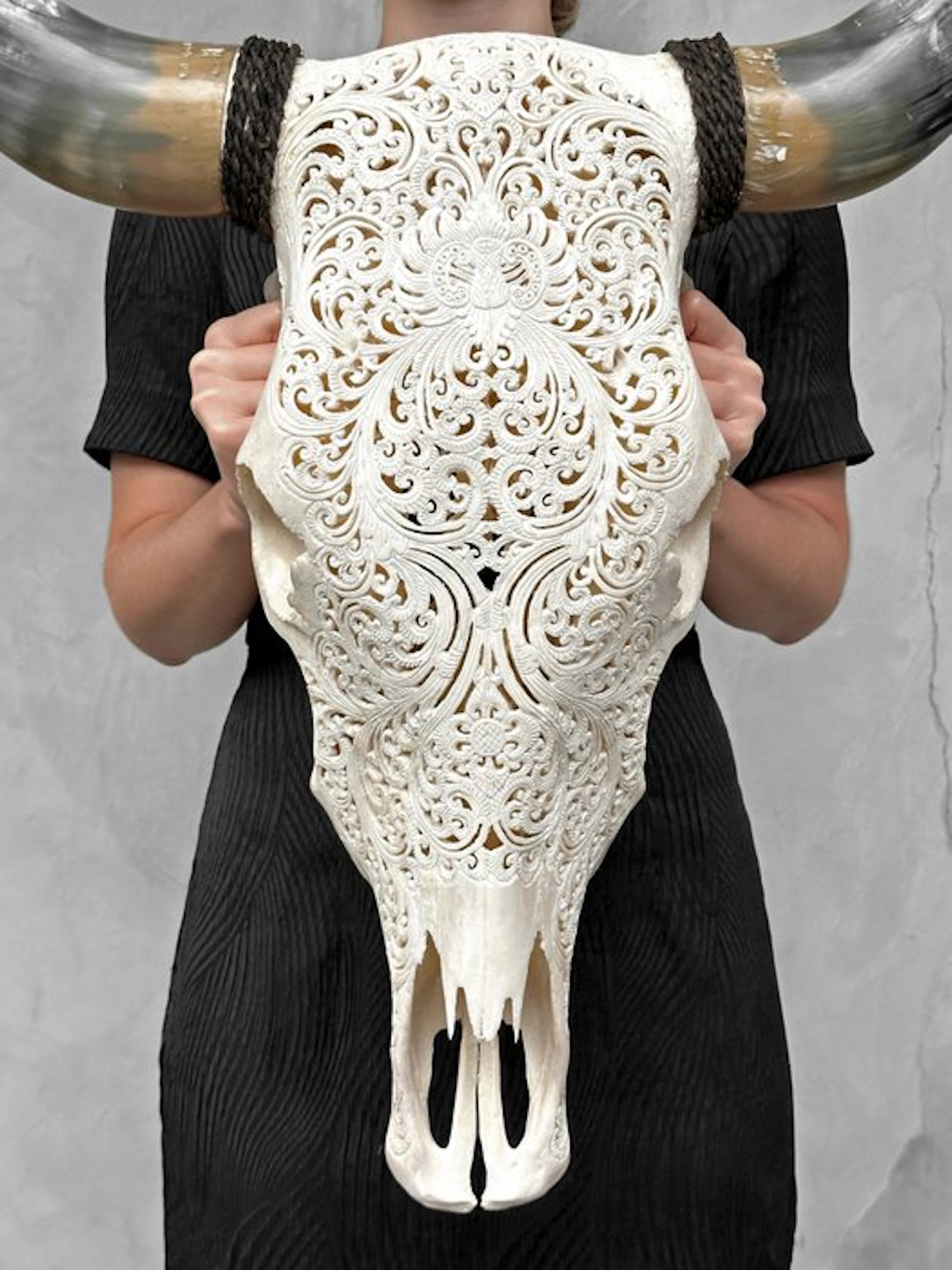 NO RESERVE PRICE - Authentic Large White Hand-Carved Bull...